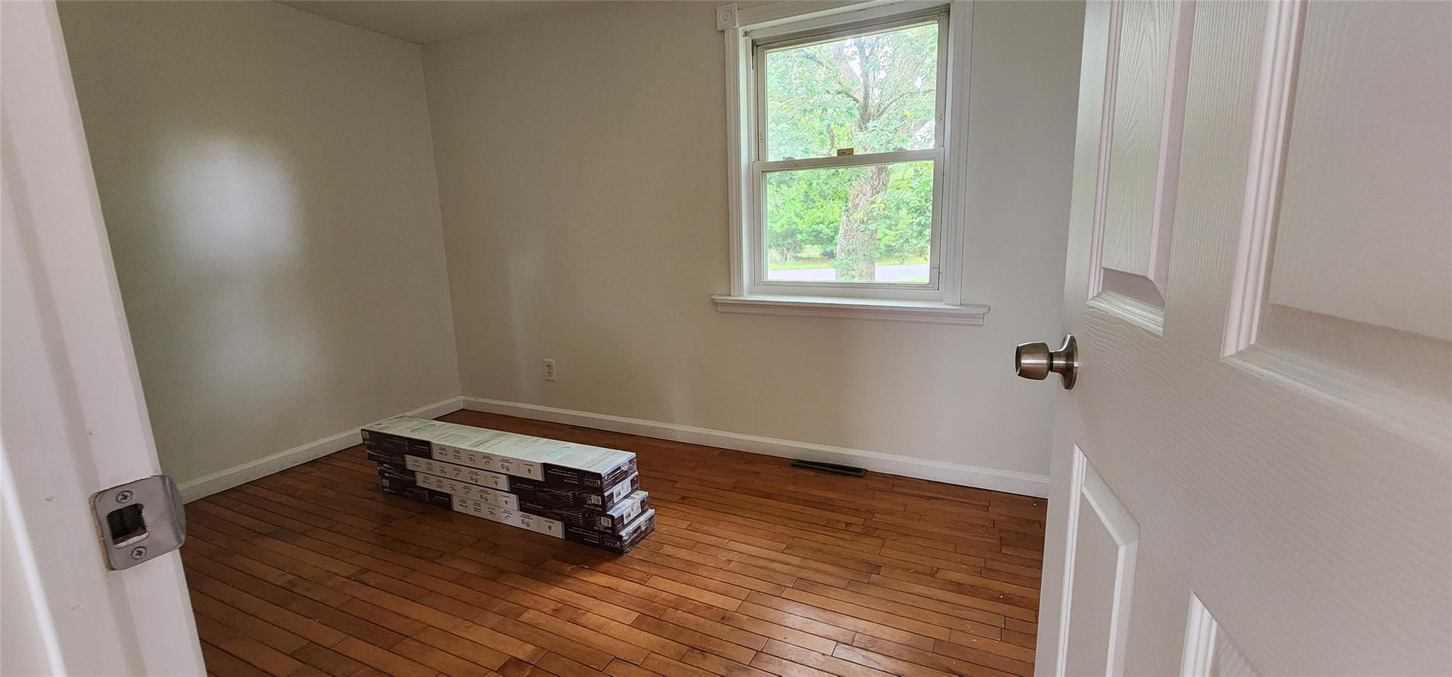 Single Family Elm  Suffolk County, NY 11951, MLS-888596-10
