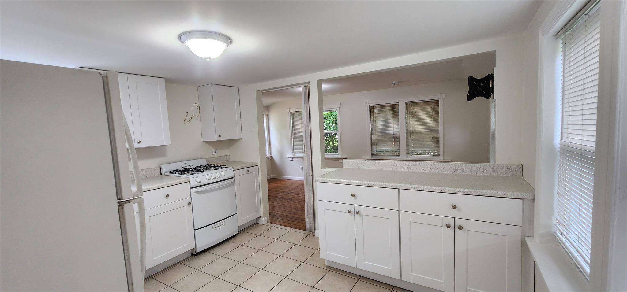 Single Family Elm  Suffolk County, NY 11951, MLS-888596-3