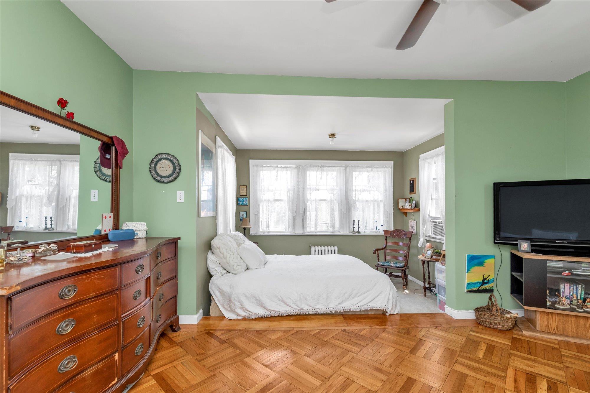 Single Family 213th  Queens, NY 11360, MLS-888641-11