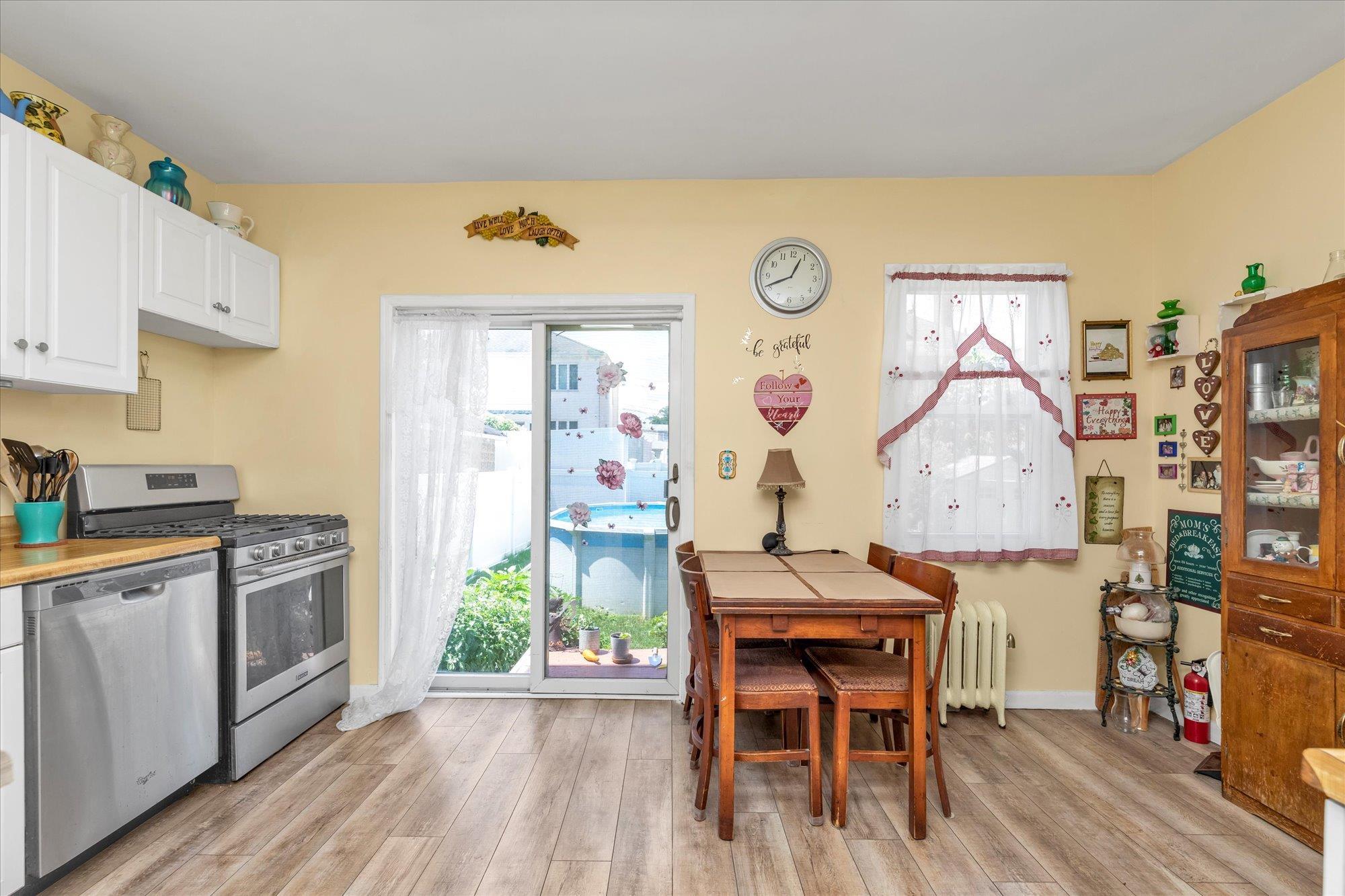 Single Family 213th  Queens, NY 11360, MLS-888641-8