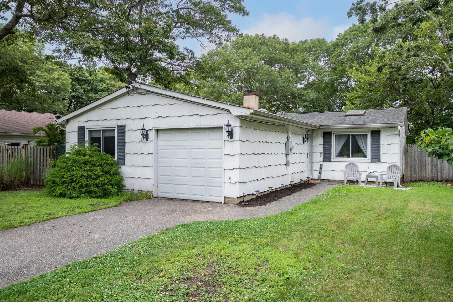 Single Family Riverside  Suffolk County, NY 11951, MLS-888699-2