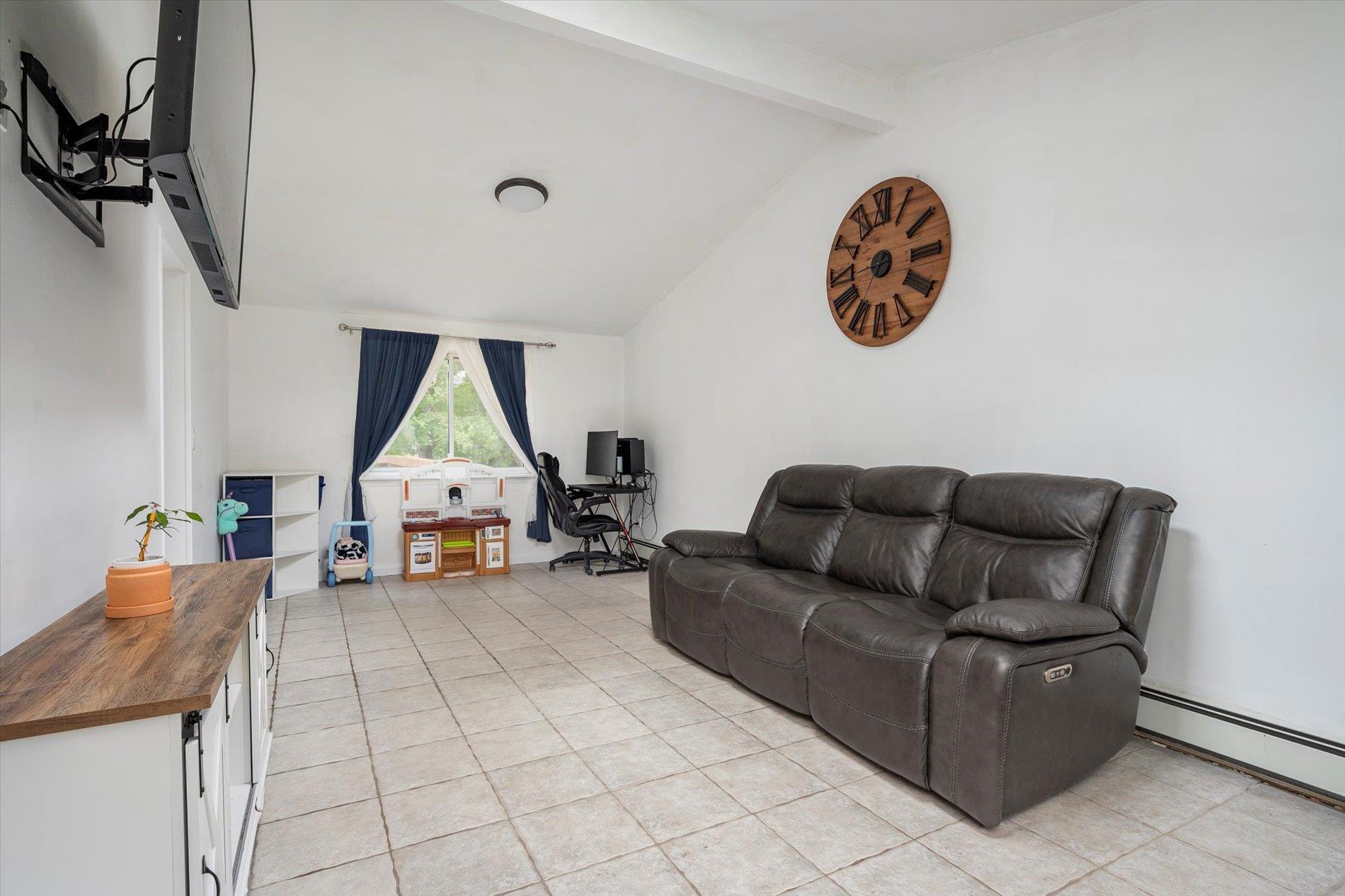 Single Family Riverside  Suffolk County, NY 11951, MLS-888699-4