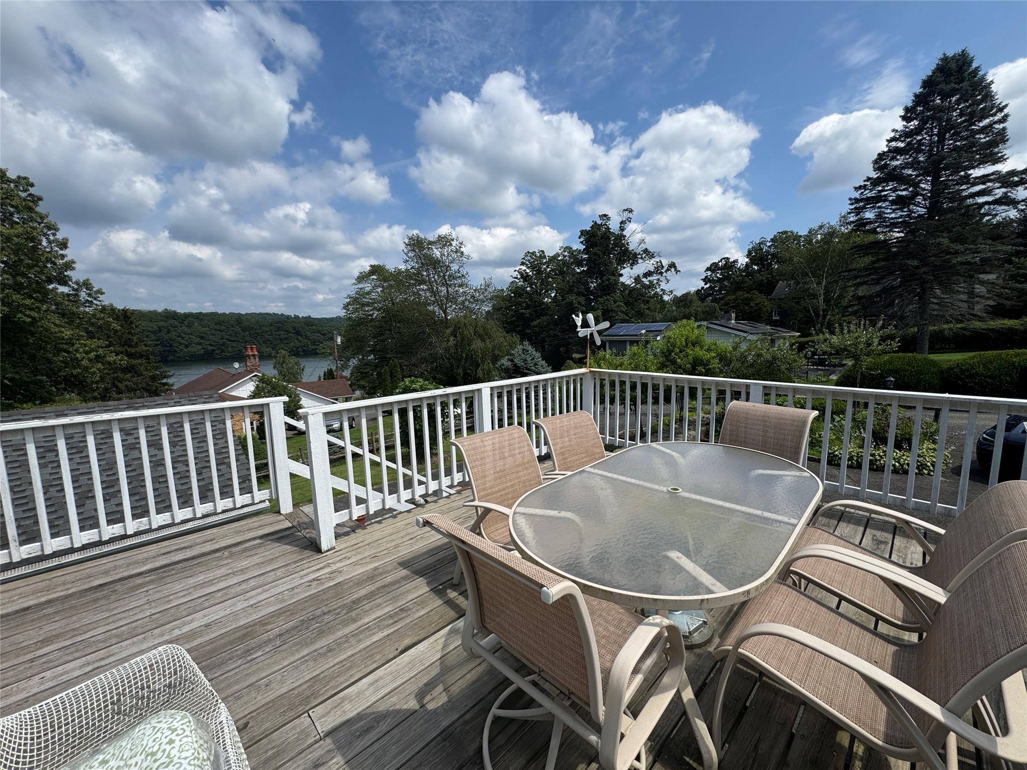 Single Family Knollcrest  Out Of Area, NY 06812, MLS-888782-6