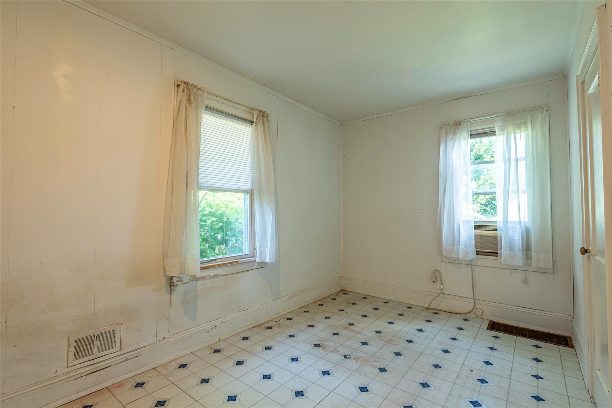 Single Family Florence  Nassau County, NY 11510, MLS-888794-22