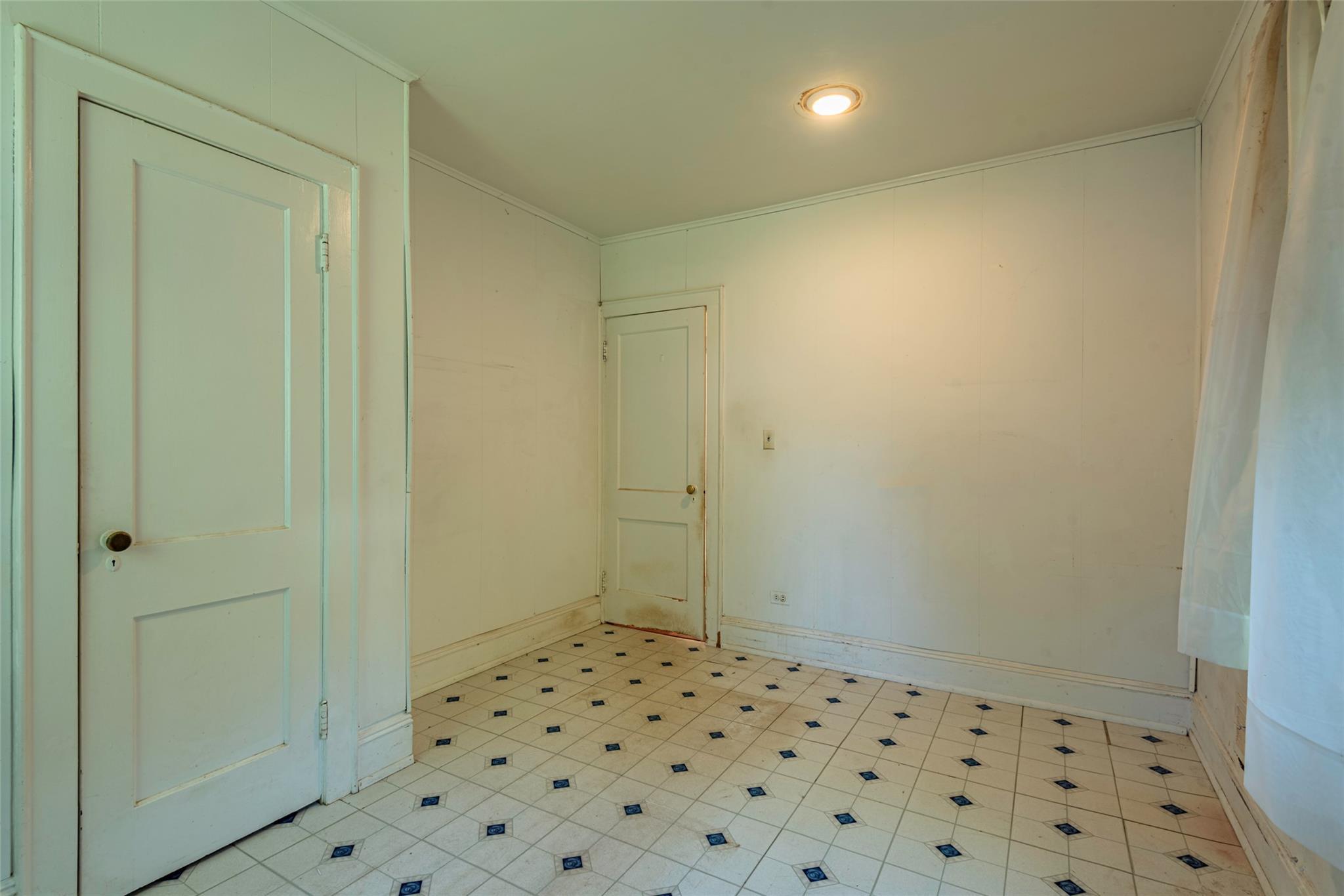 Single Family Florence  Nassau County, NY 11510, MLS-888794-24