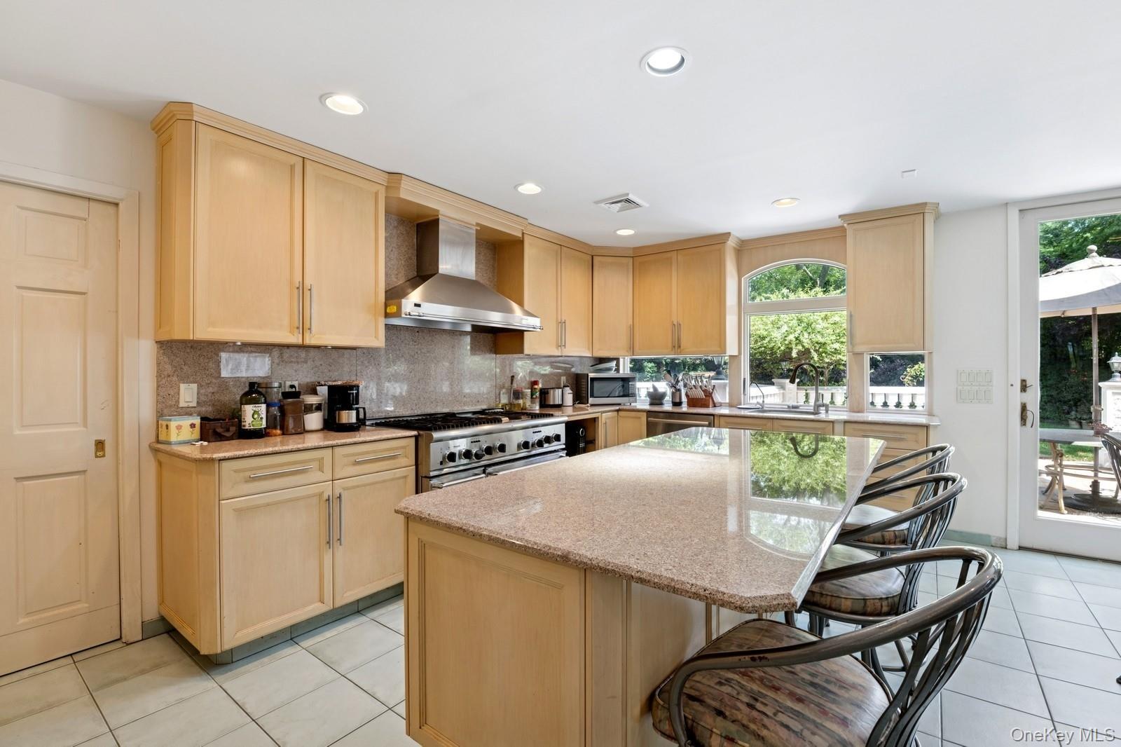 Single Family Ivy Hill Nassau County, NY 11598, MLS-888869-12