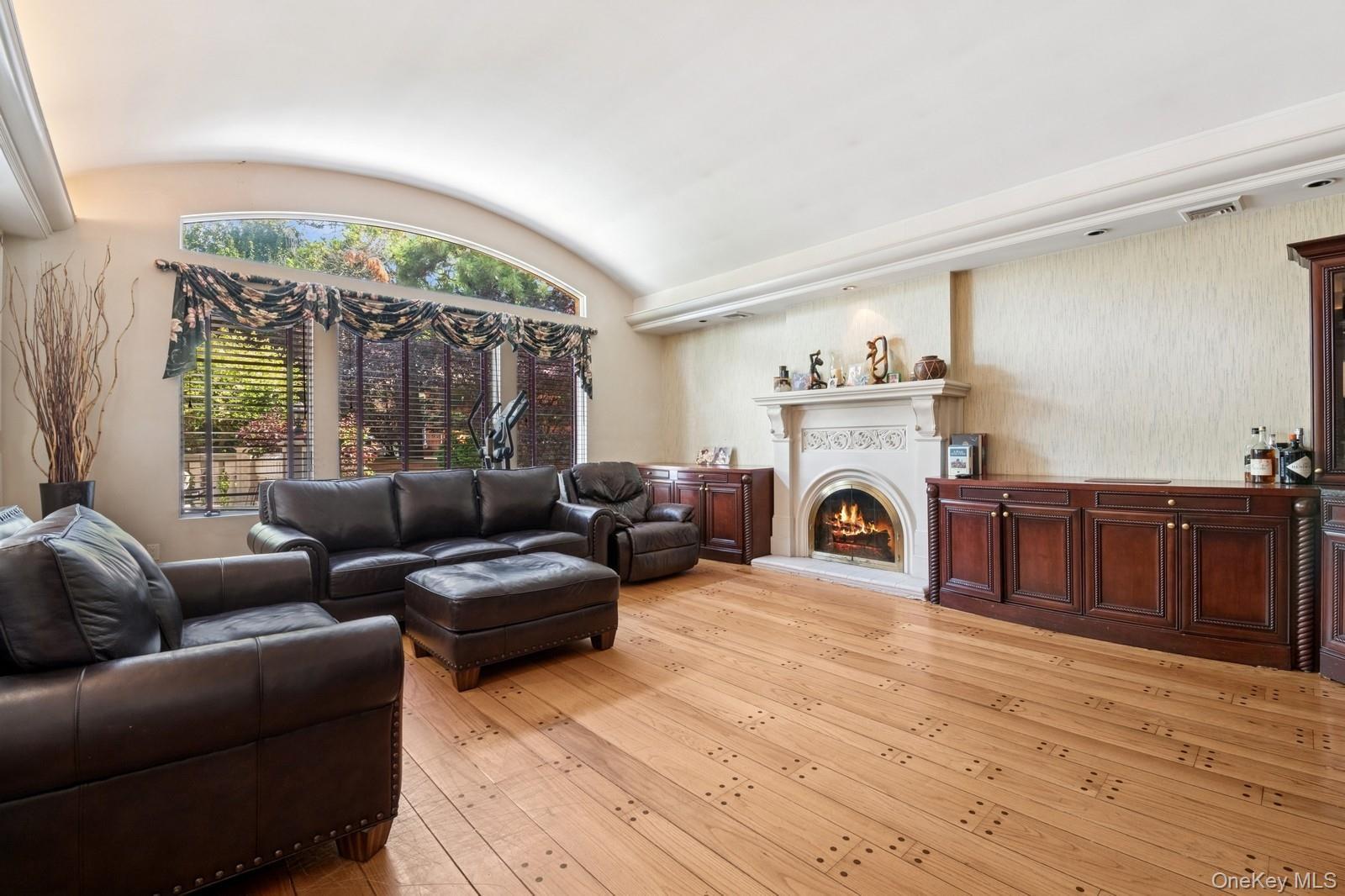 Single Family Ivy Hill Nassau County, NY 11598, MLS-888869-14