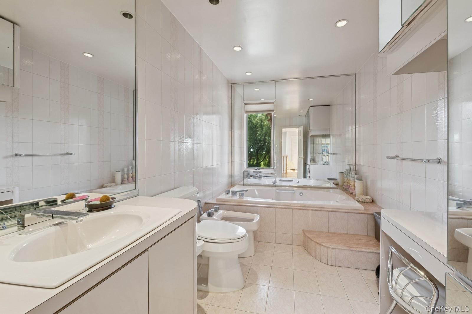 Single Family Ivy Hill Nassau County, NY 11598, MLS-888869-24