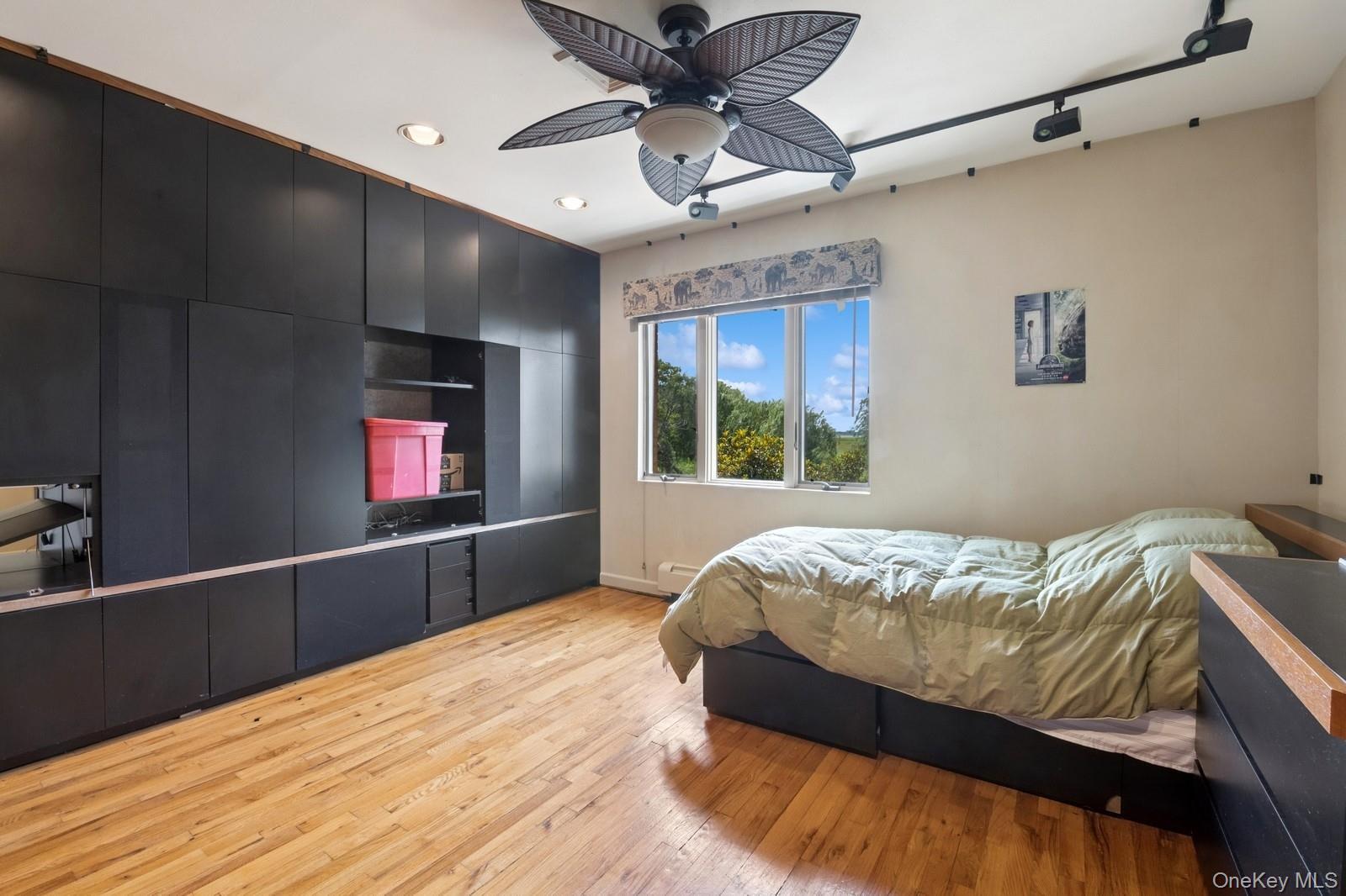 Single Family Ivy Hill Nassau County, NY 11598, MLS-888869-25