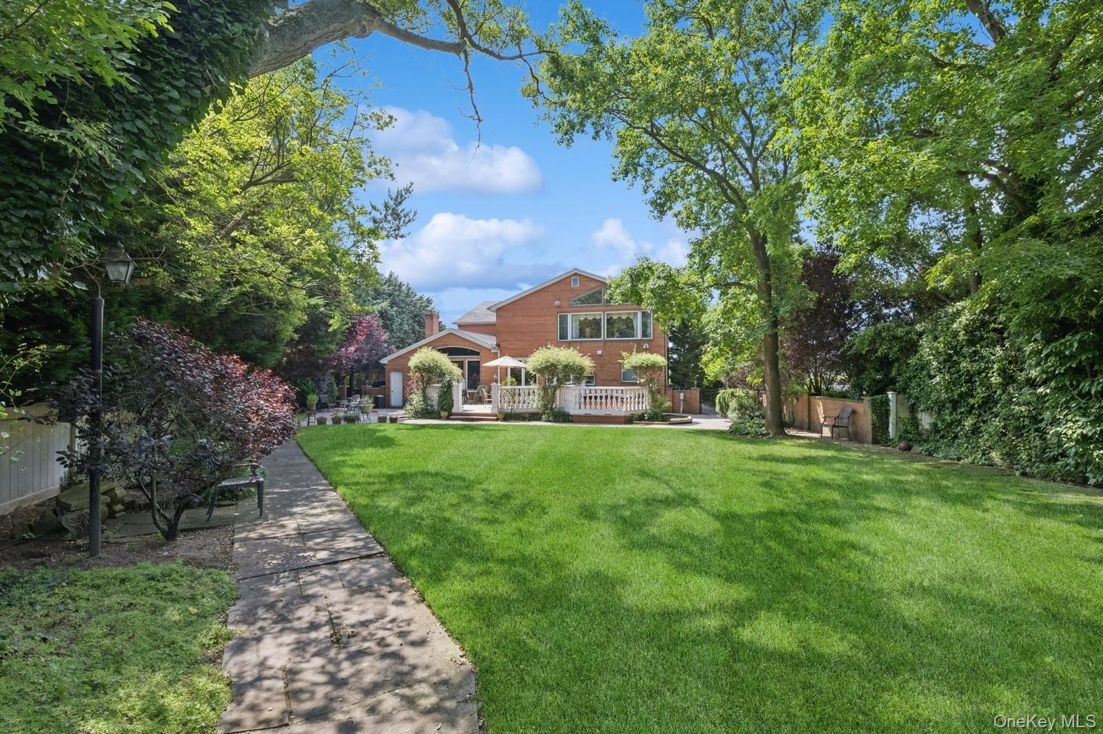 Single Family Ivy Hill Nassau County, NY 11598, MLS-888869-3