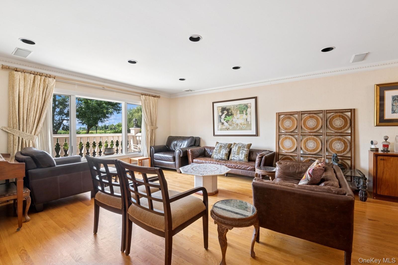 Single Family Ivy Hill Nassau County, NY 11598, MLS-888869-9