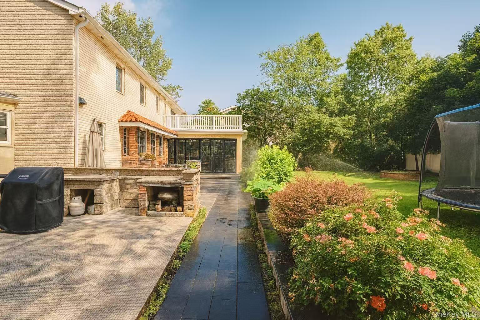 Single Family Birchdale Nassau County, NY 11050, MLS-888878-19