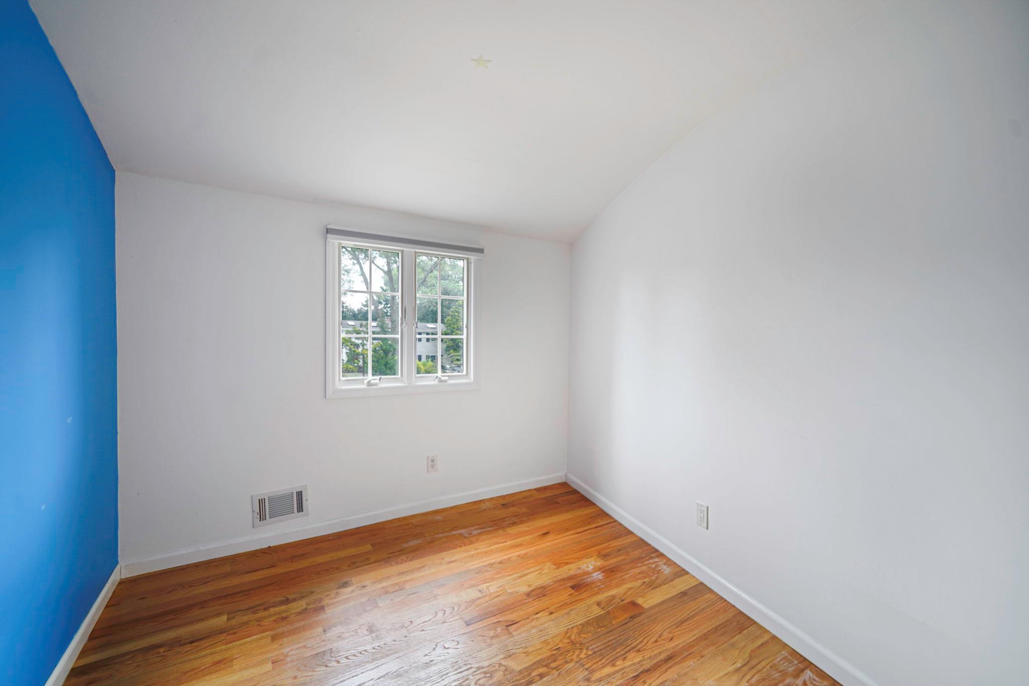 Single Family Fireside  Suffolk County, NY 11733, MLS-888919-16