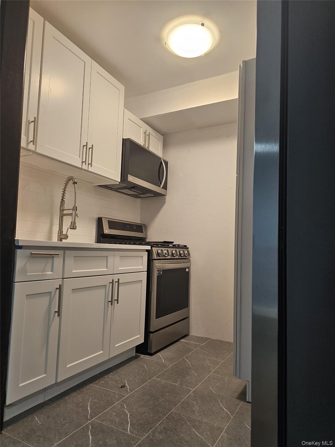 Coop 60 Street Unit Queens, NY 11377, MLS-888923-5