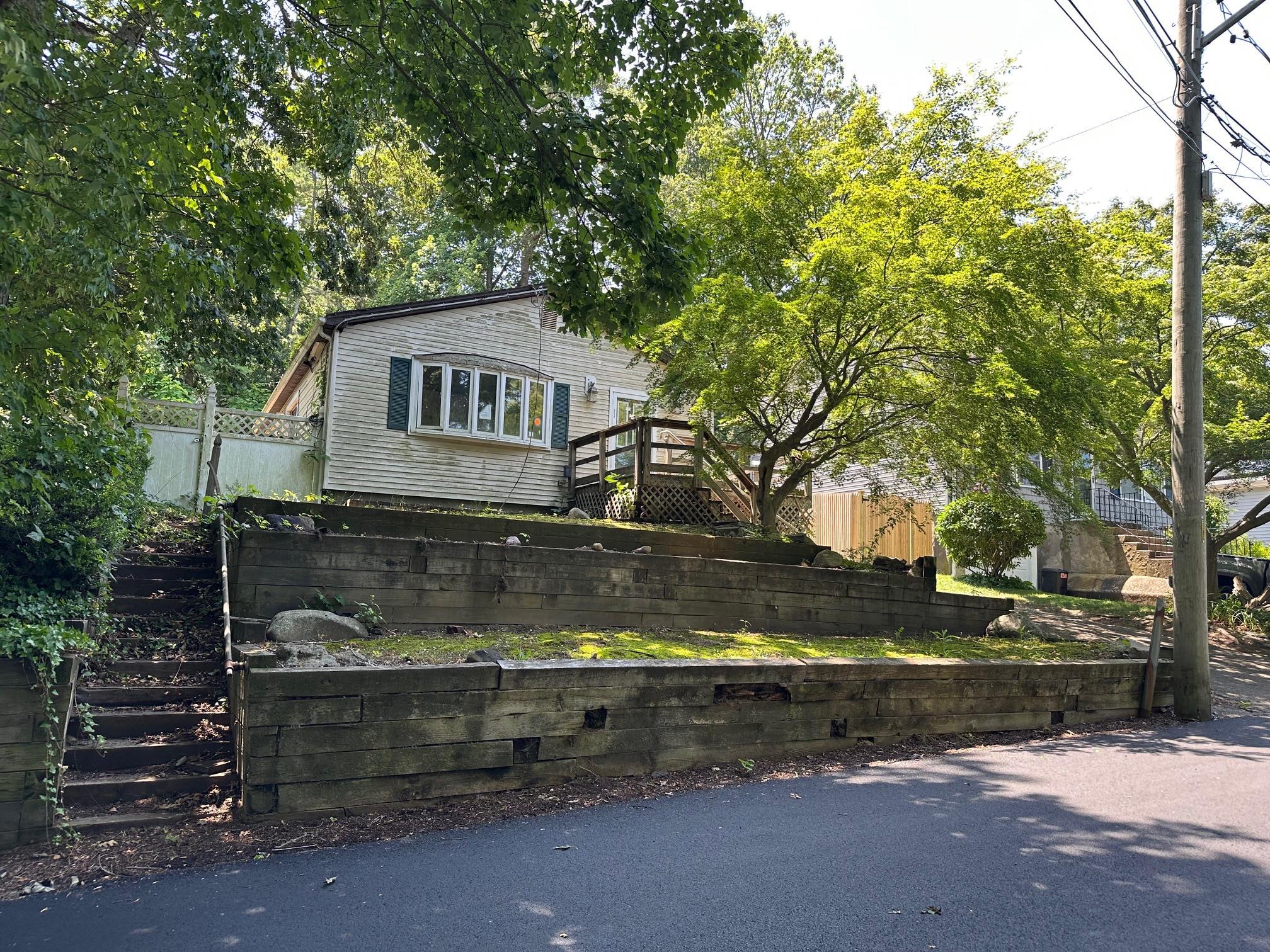 Single Family Hampton  Suffolk County, NY 11789, MLS-888940-27