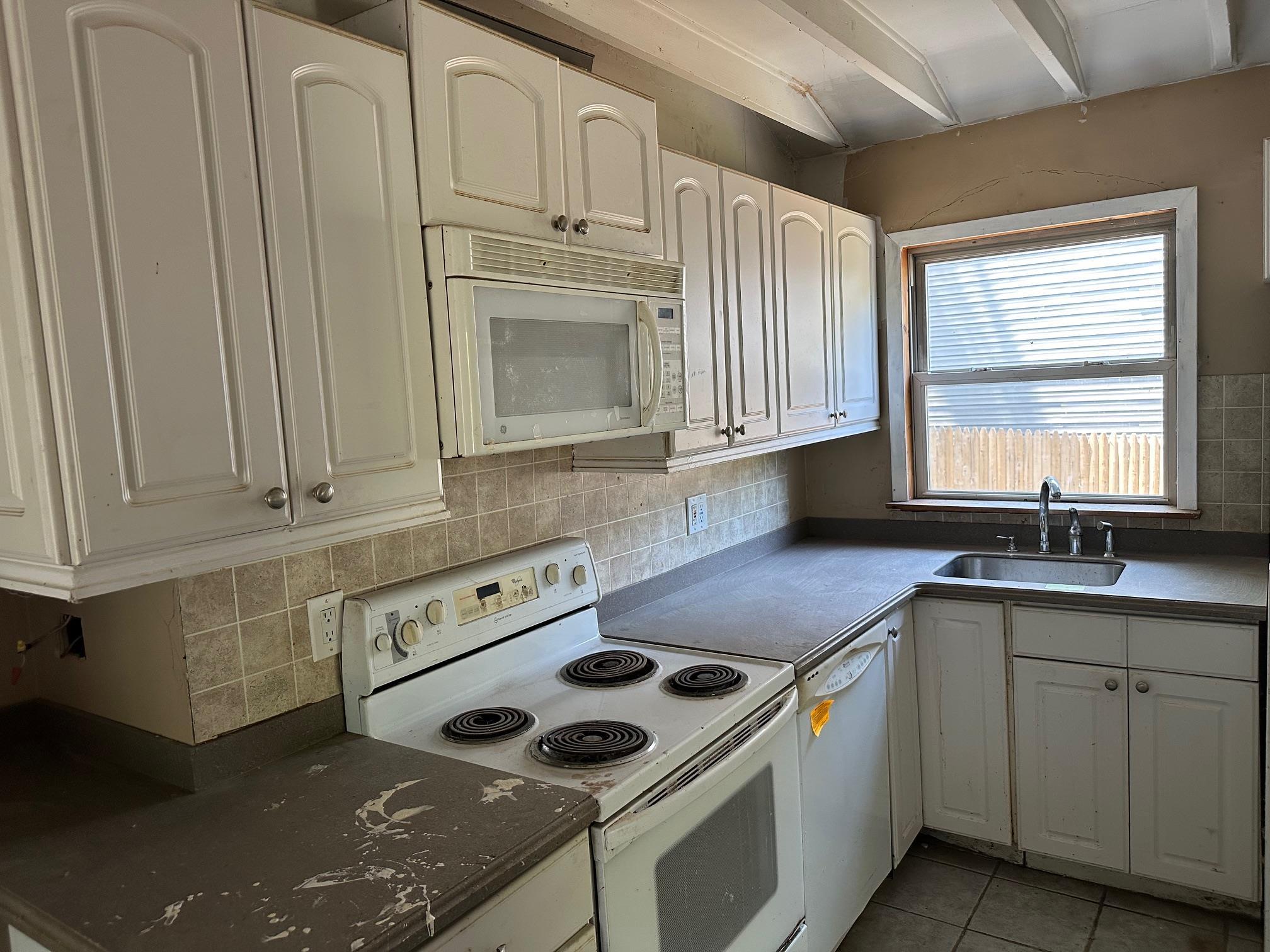 Single Family Hampton  Suffolk County, NY 11789, MLS-888940-7