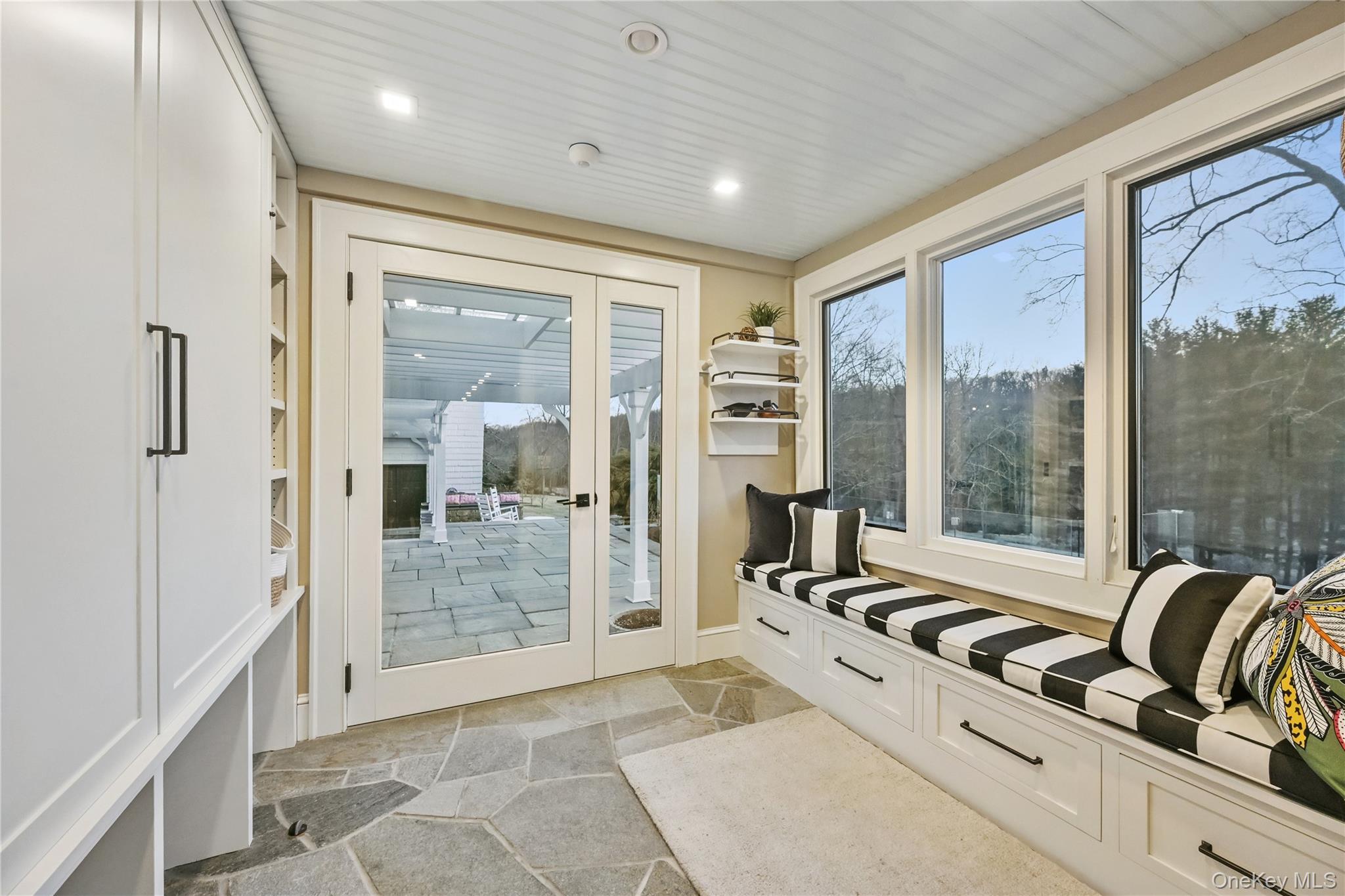 Single Family Long Ridge  Out Of Area, NY 06810, MLS-888972-17