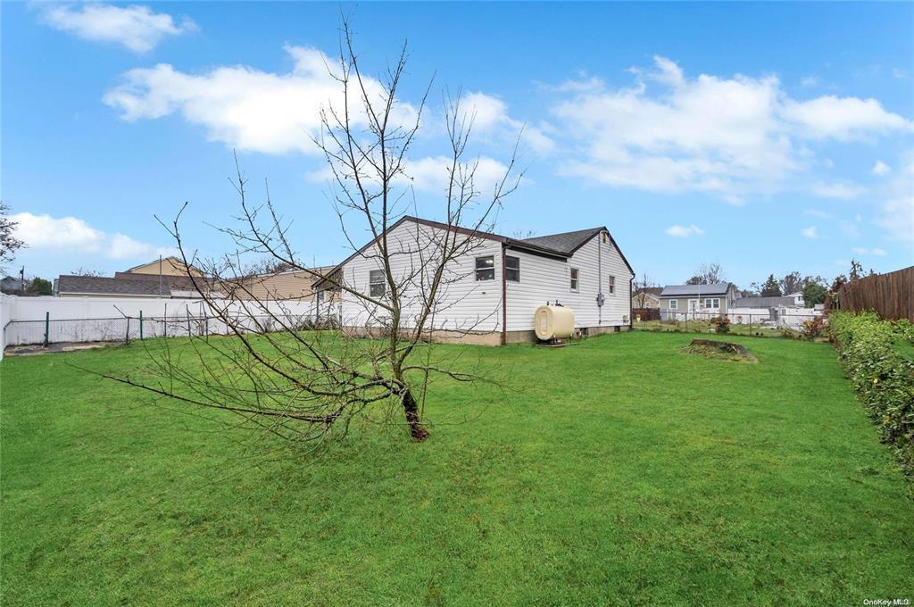 Single Family 15th  Suffolk County, NY 11704, MLS-888990-10