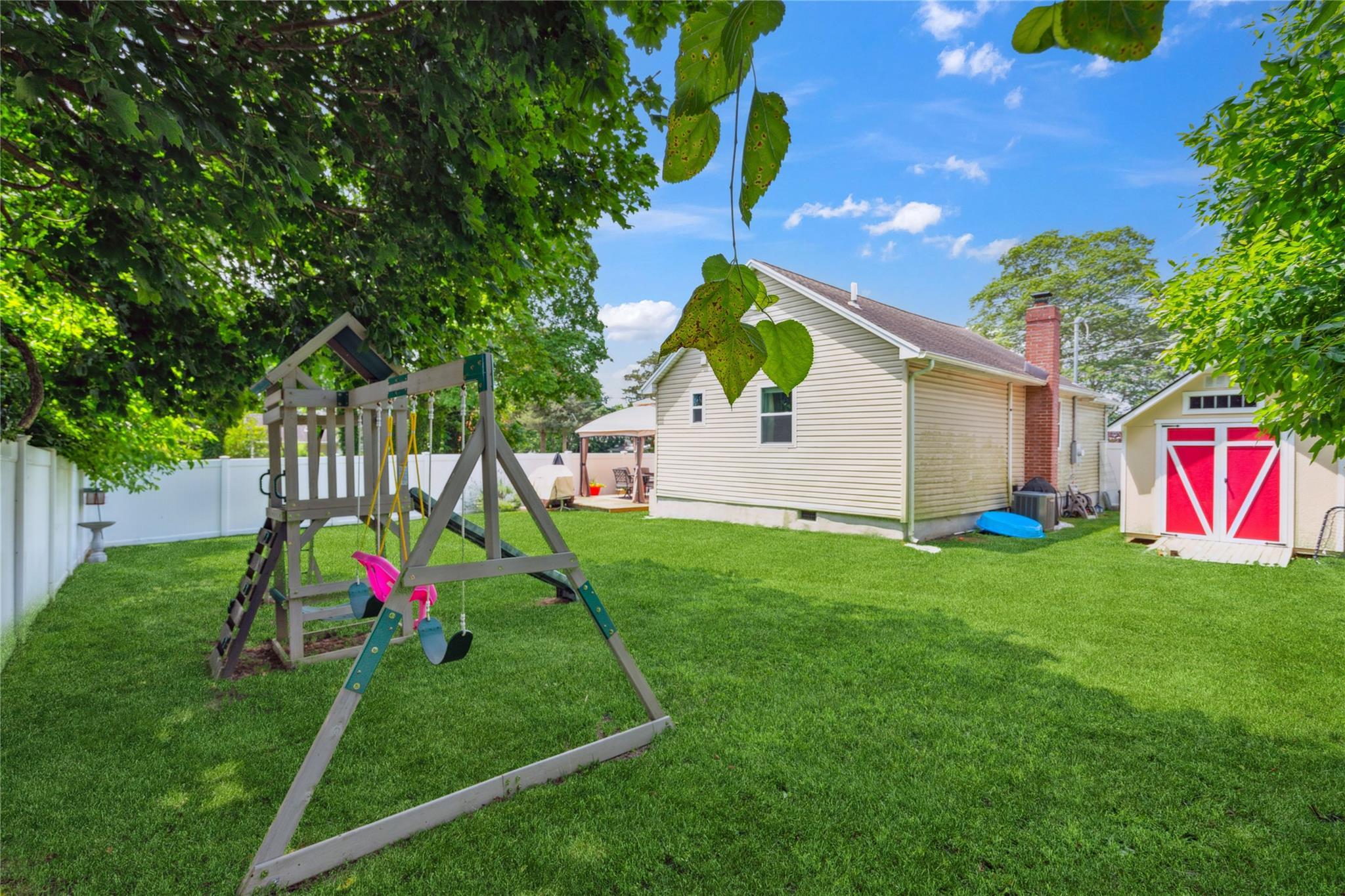 Single Family Woodycrest  Suffolk County, NY 11738, MLS-888993-20