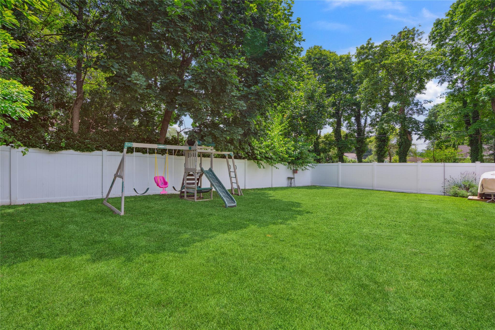 Single Family Woodycrest  Suffolk County, NY 11738, MLS-888993-21