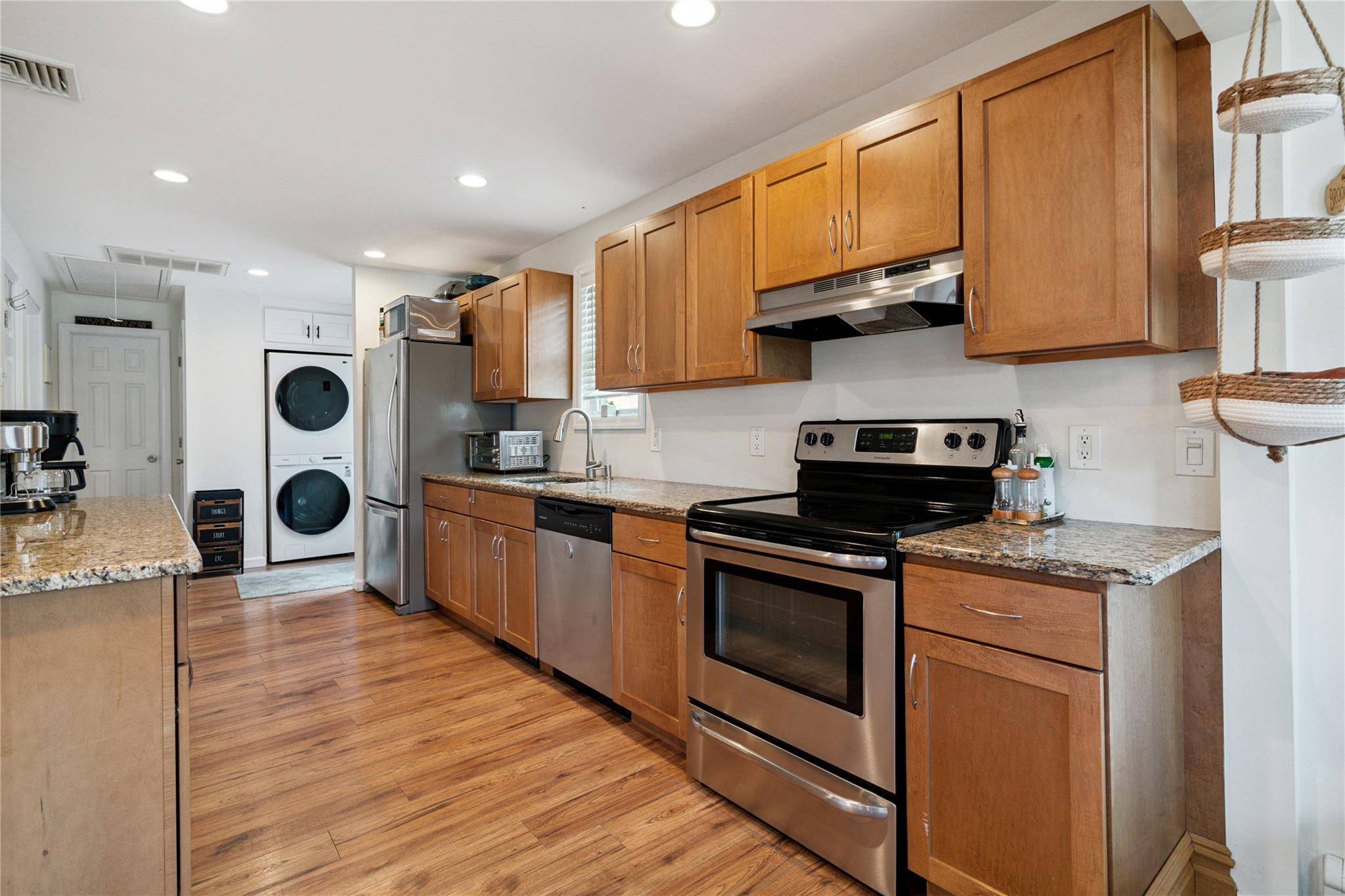 Single Family Woodycrest  Suffolk County, NY 11738, MLS-888993-5