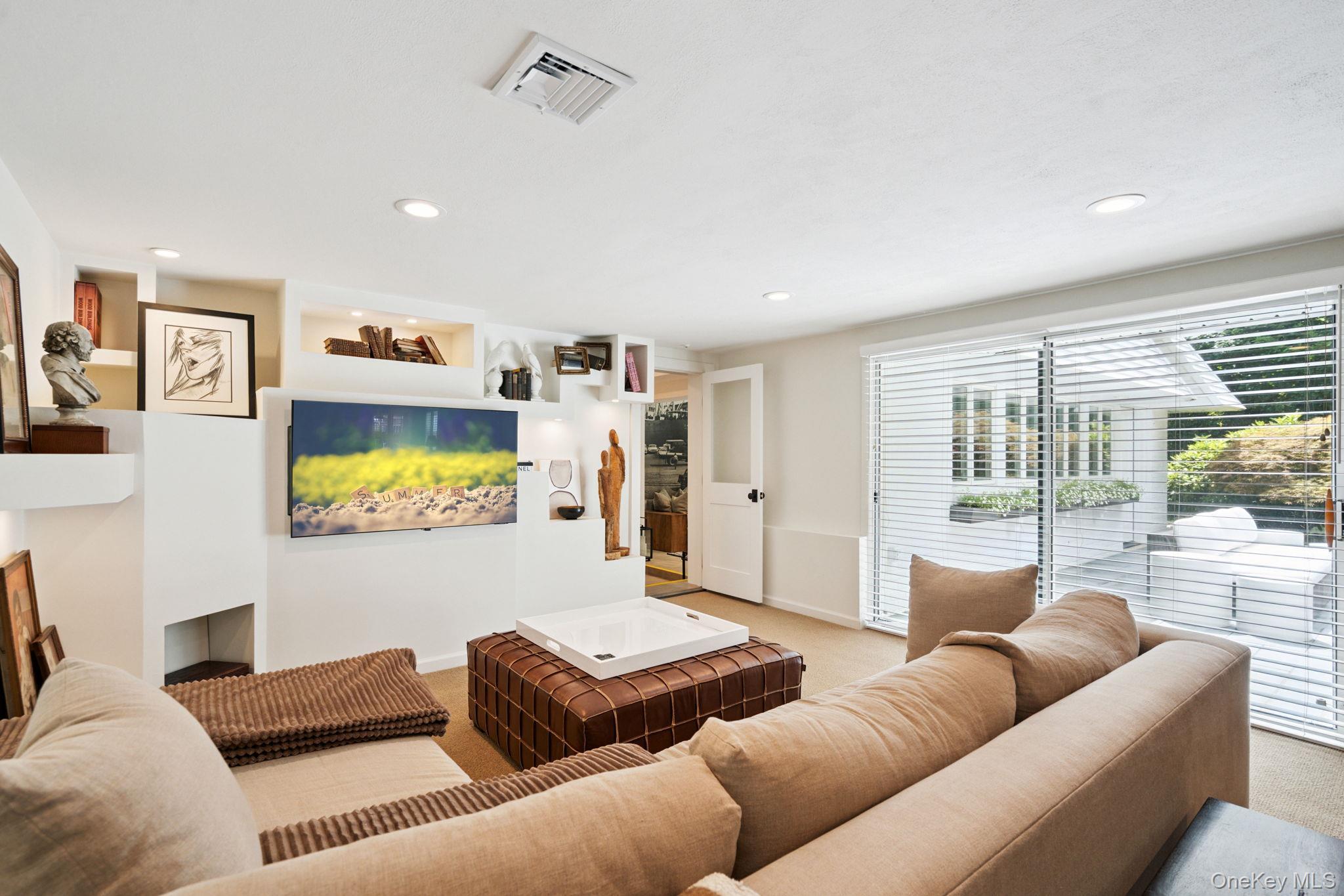 Single Family Birchwood Park Nassau County, NY 11753, MLS-888999-16