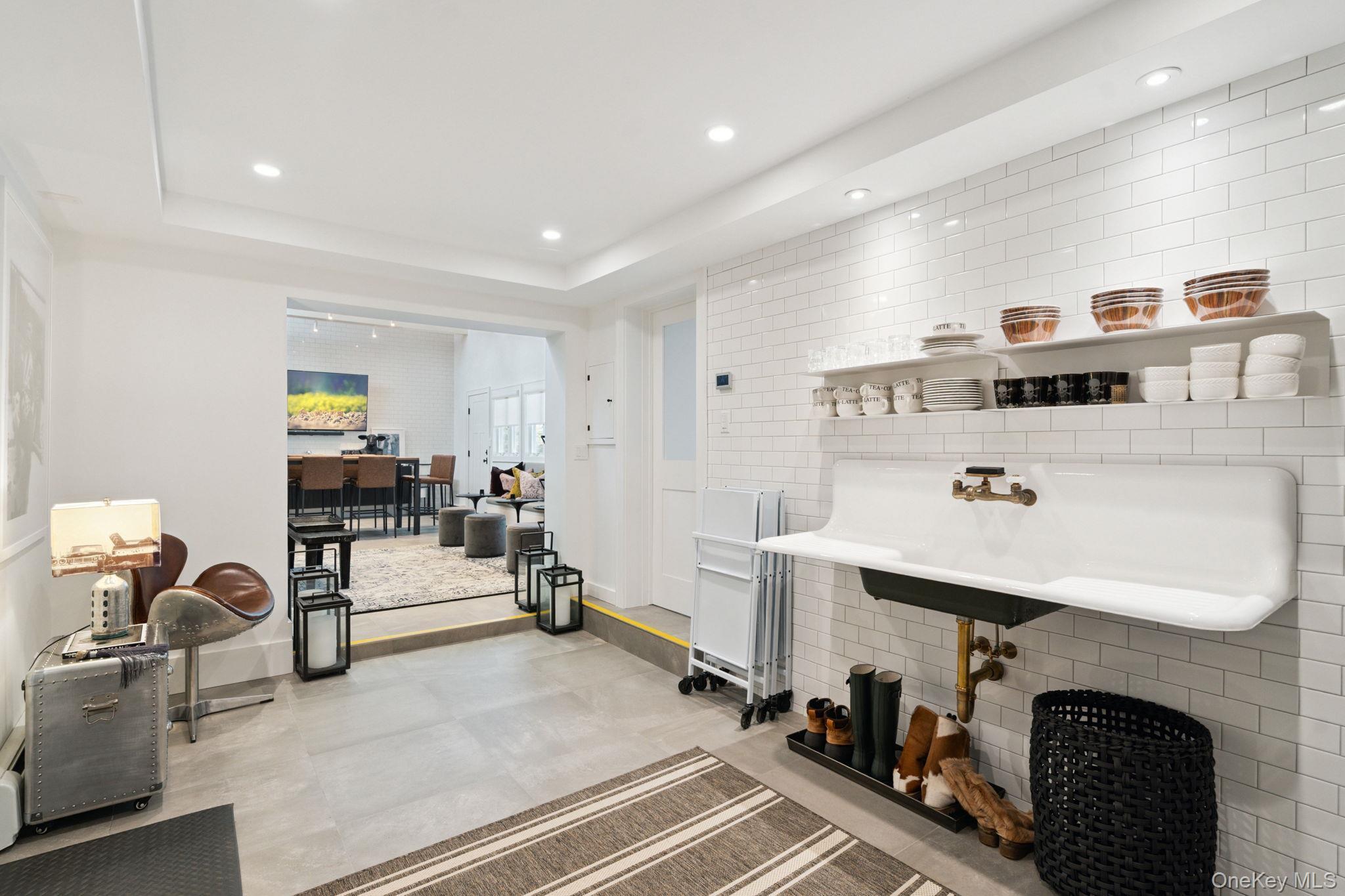 Single Family Birchwood Park Nassau County, NY 11753, MLS-888999-23