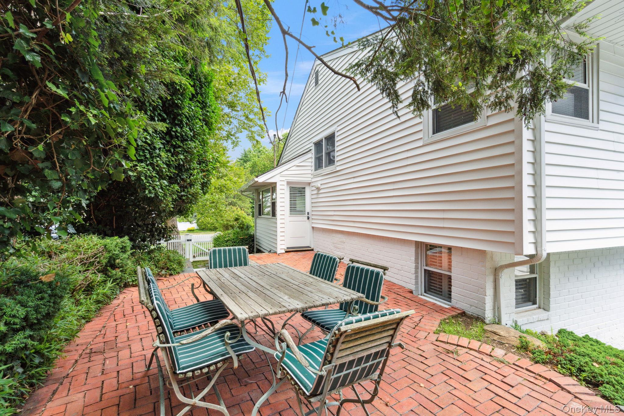 Single Family Birchwood Park  Nassau County, NY 11753, MLS-888999-29