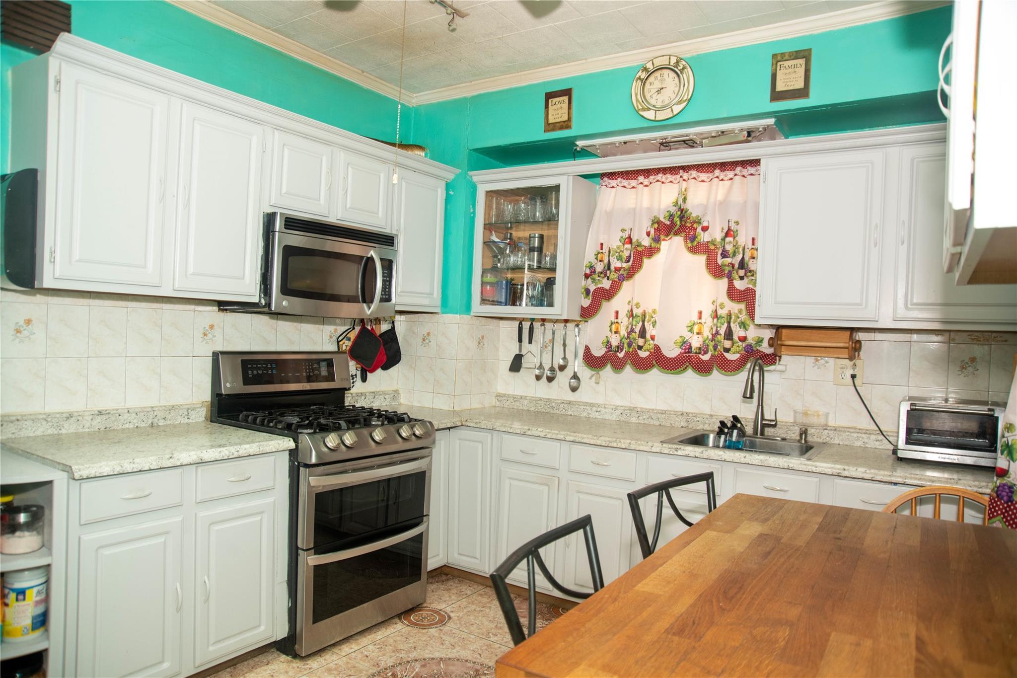 Single Family Alwick Queens, NY 11420, MLS-889002-9