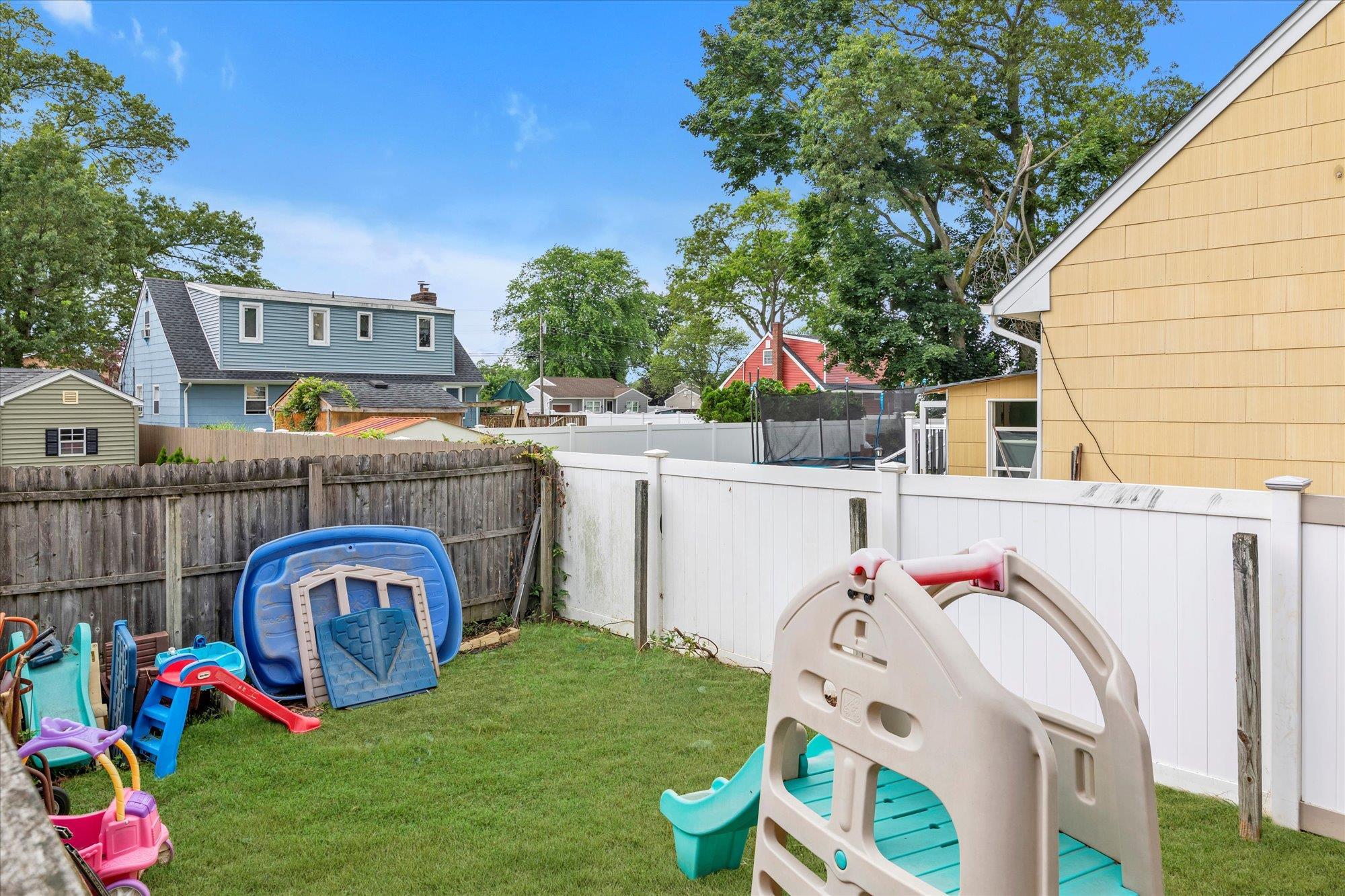 Single Family 13th  Suffolk County, NY 11729, MLS-889009-21