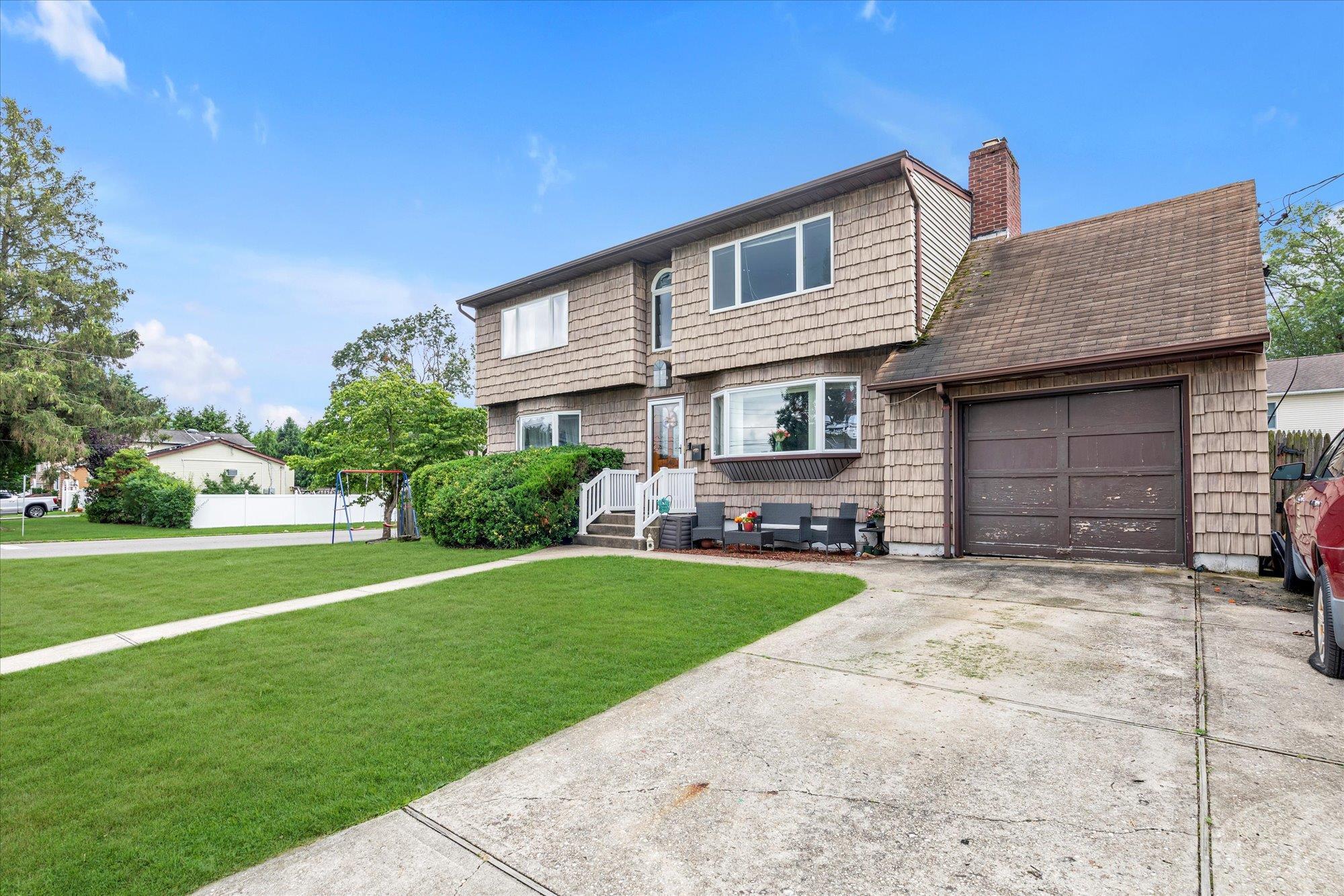 Single Family 13th  Suffolk County, NY 11729, MLS-889009-24