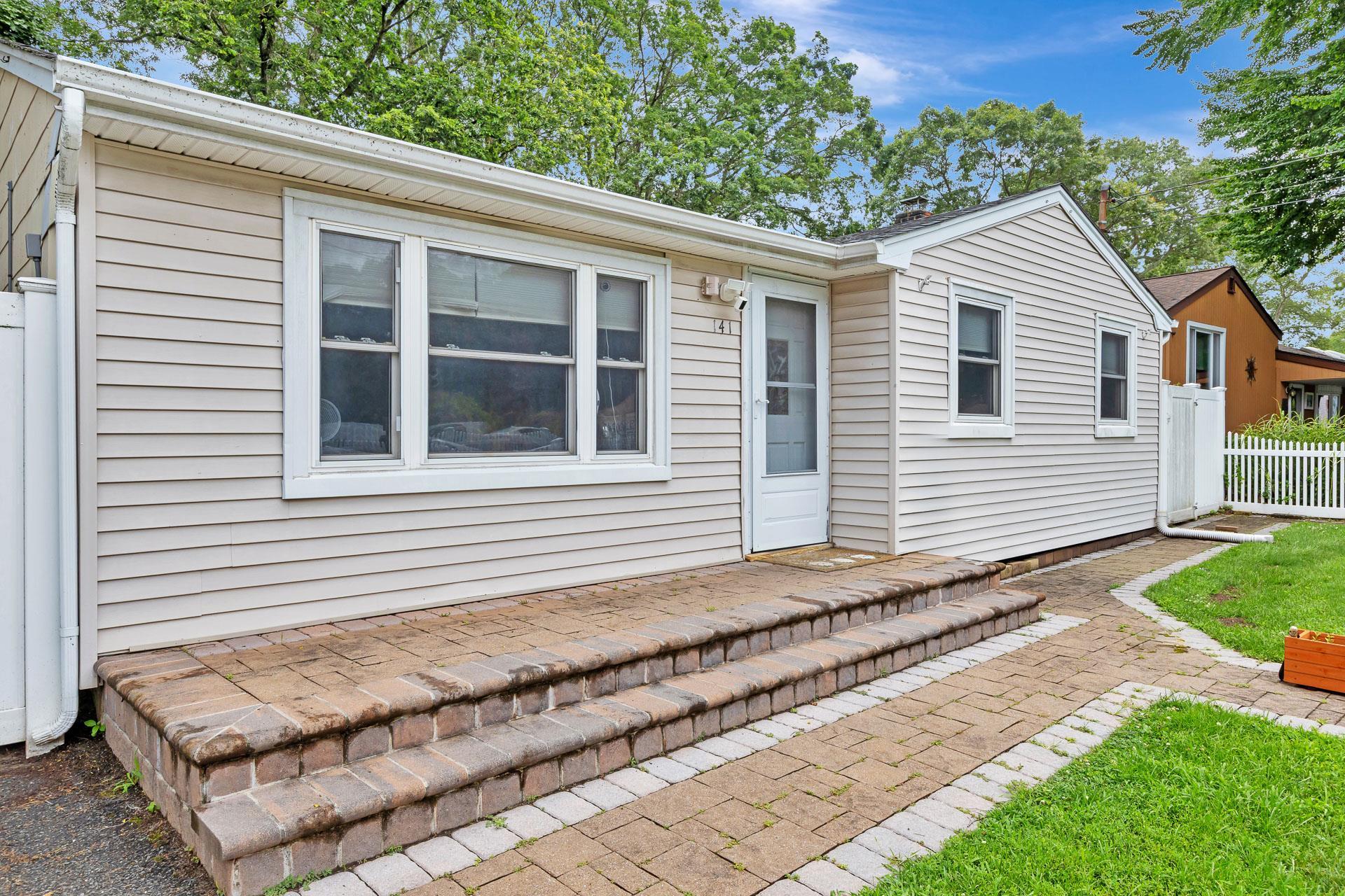 Single Family Smithtown Polk  Suffolk County, NY 11720, MLS-889023-2