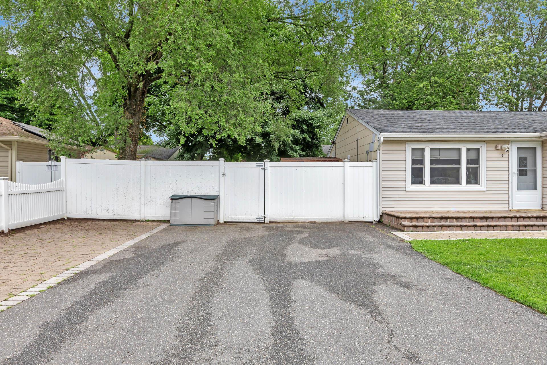 Single Family Smithtown Polk  Suffolk County, NY 11720, MLS-889023-21