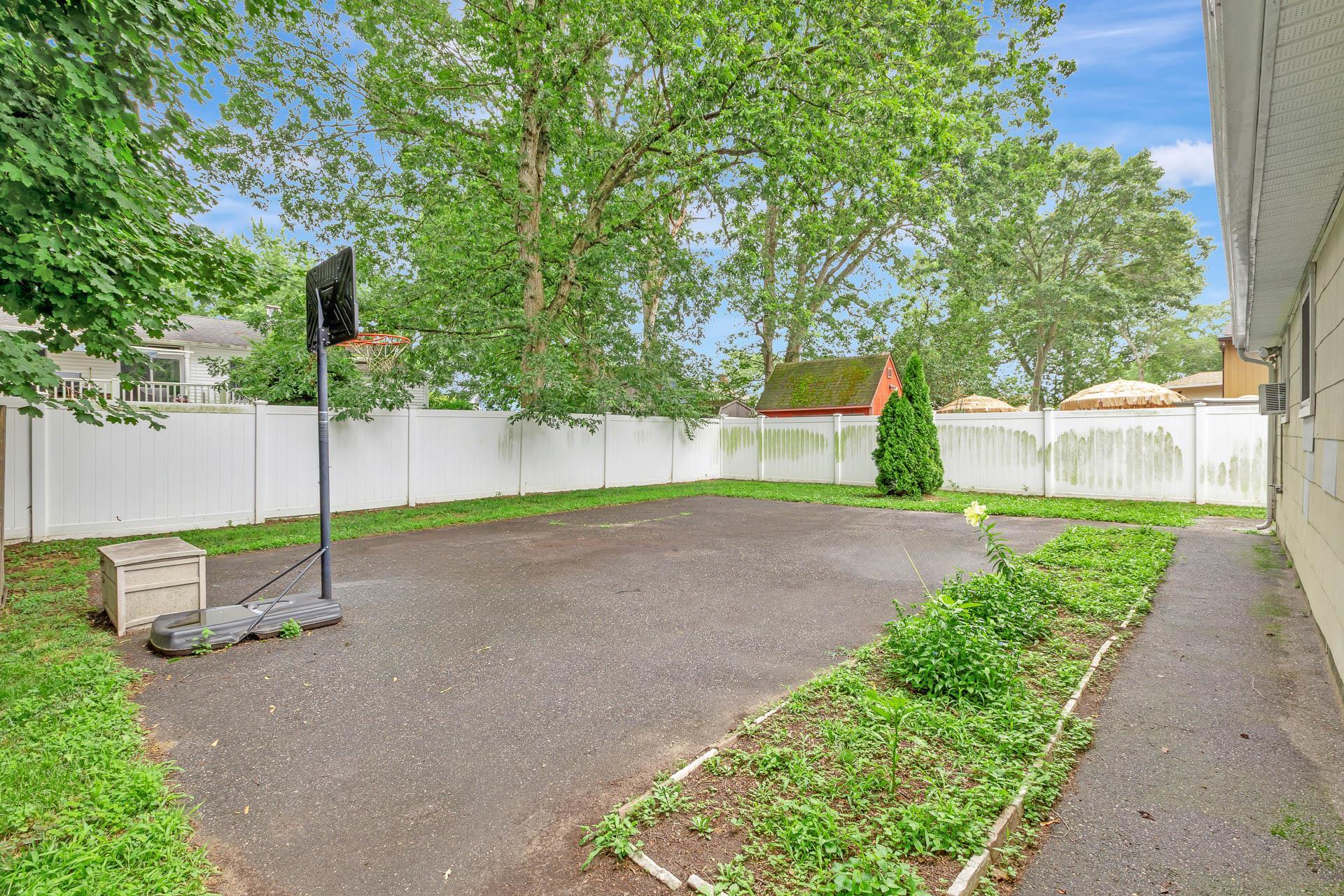 Single Family Smithtown Polk  Suffolk County, NY 11720, MLS-889023-27