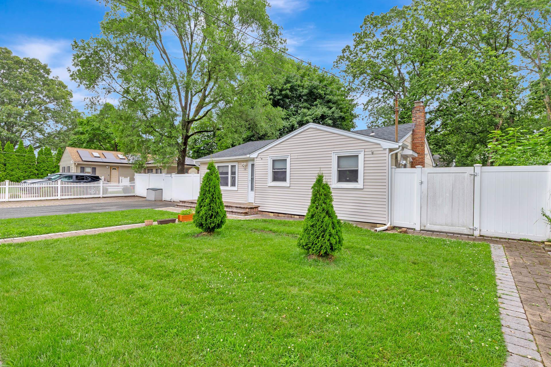 Single Family Smithtown Polk  Suffolk County, NY 11720, MLS-889023-5
