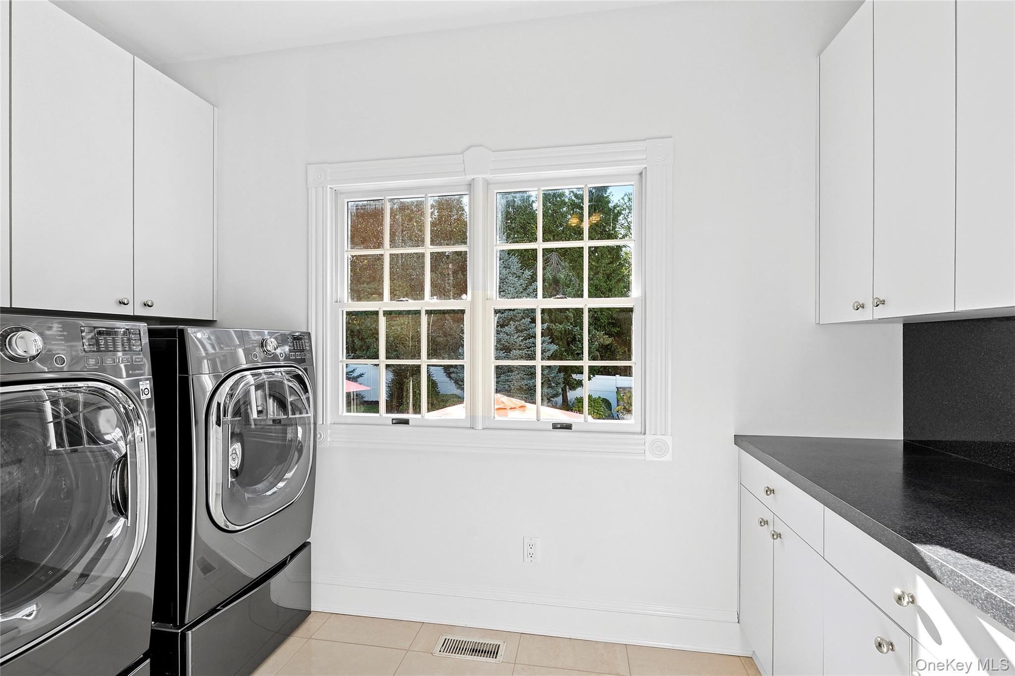 Single Family Harbor Down Suffolk County, NY 11764, MLS-889037-17