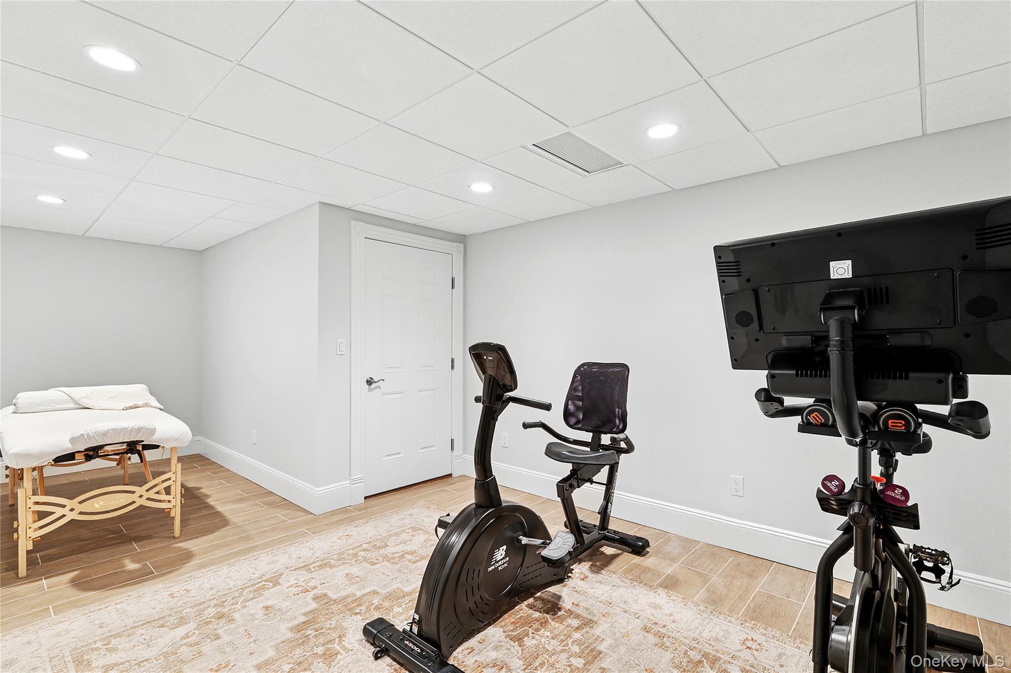 Single Family Harbor Down Suffolk County, NY 11764, MLS-889037-35