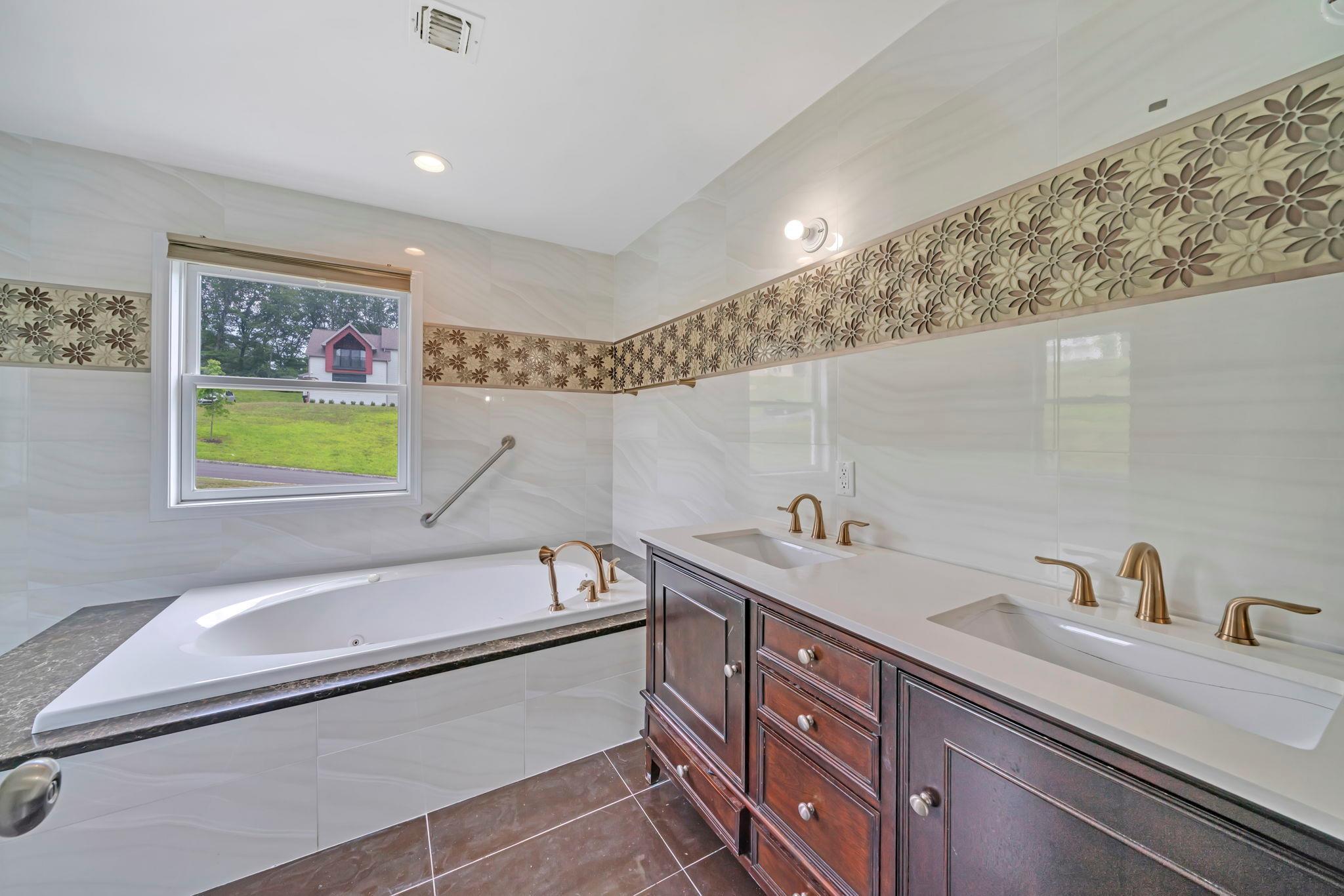 Single Family Cornell Peak Rockland County, NY 10970, MLS-889055-29