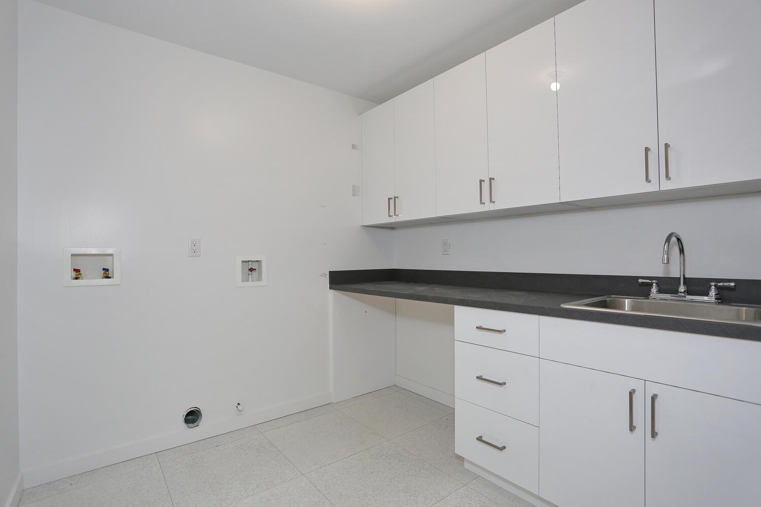 Condo Ewing  Rockland County, NY 10977, MLS-889101-18