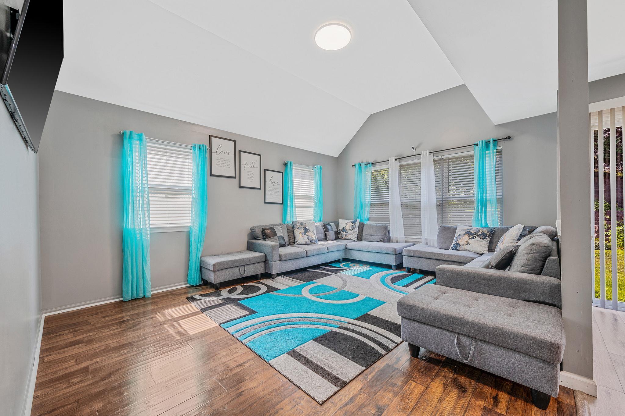 Single Family Gladysz  Suffolk County, NY 11777, MLS-889108-11