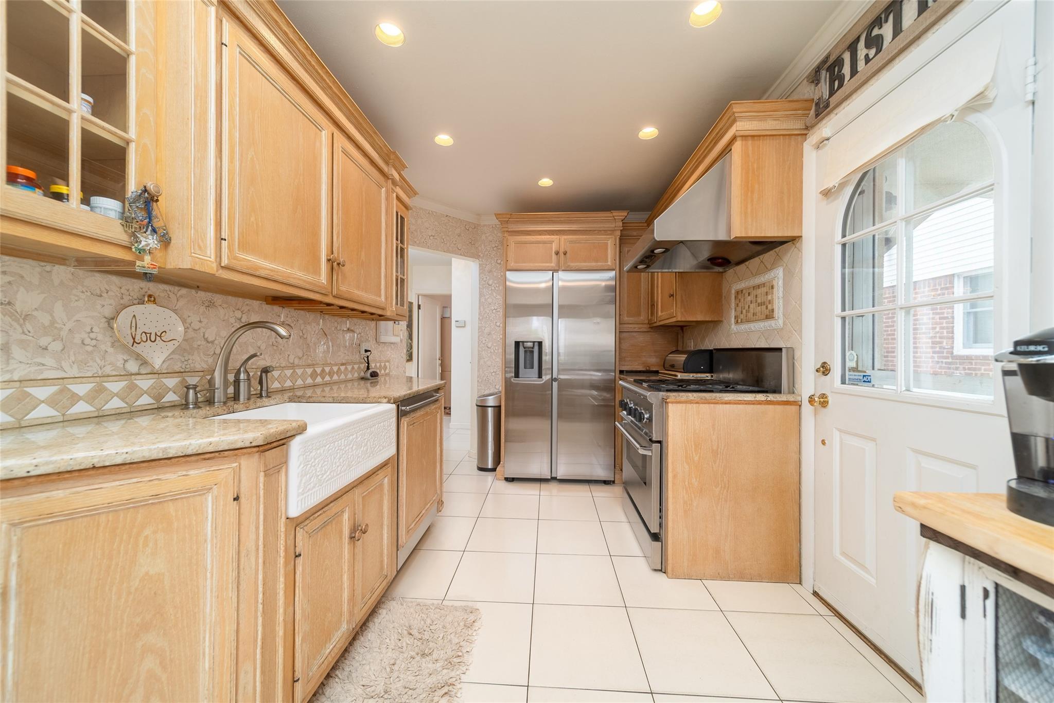 Single Family 5th  Queens, NY 11357, MLS-889116-3