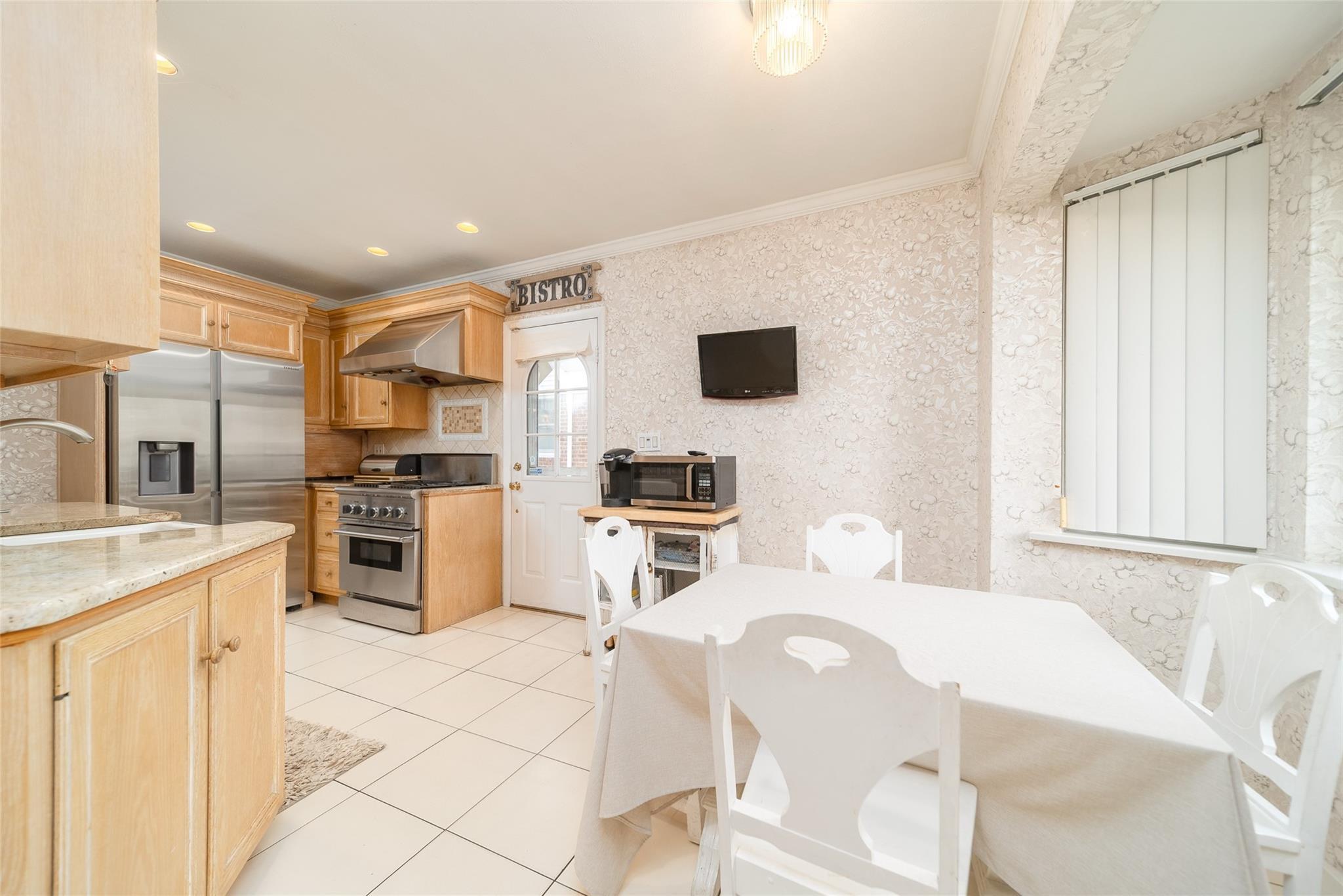 Single Family 5th  Queens, NY 11357, MLS-889116-5