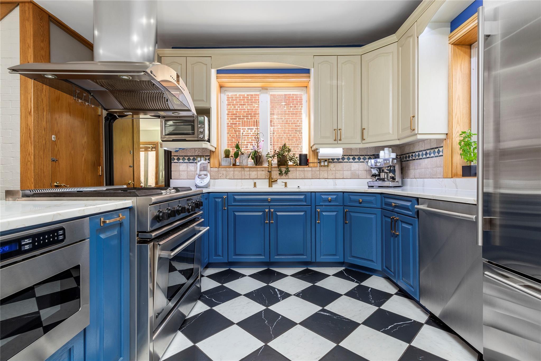 Single Family 84th  Queens, NY 11372, MLS-889130-9