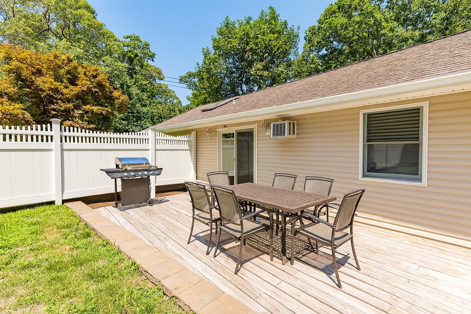 Single Family Lower Rocky Point  Suffolk County, NY 11789, MLS-889169-14