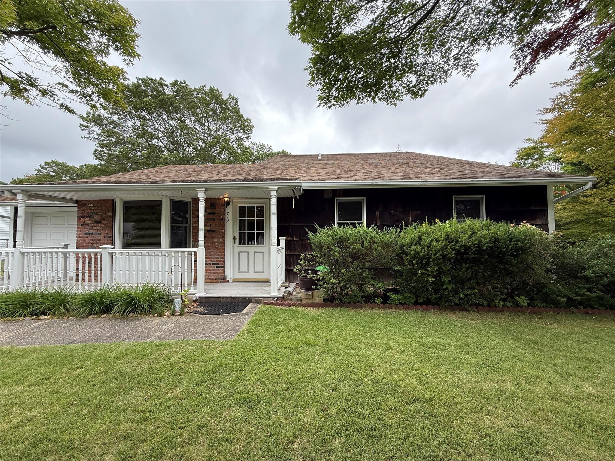Single Family Greenbelt  Suffolk County, NY 11741, MLS-889187-2