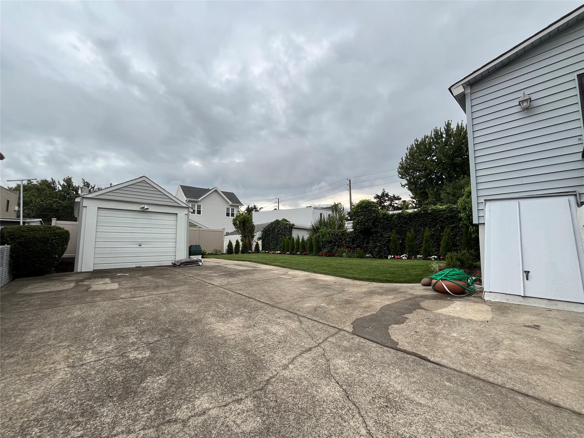Single Family Juniper Valley  Queens, NY 11379, MLS-889204-17