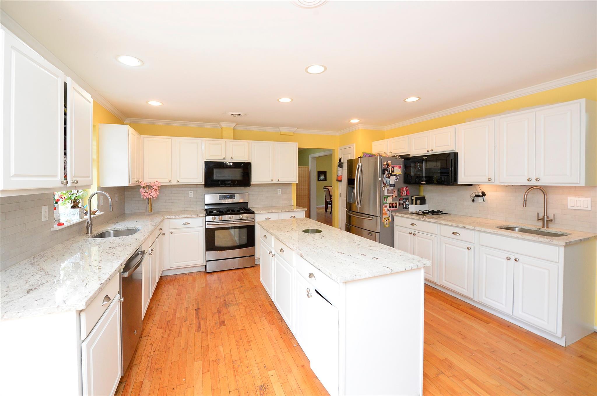 Single Family Red Schoolhouse  Rockland County, NY 10977, MLS-889209-14