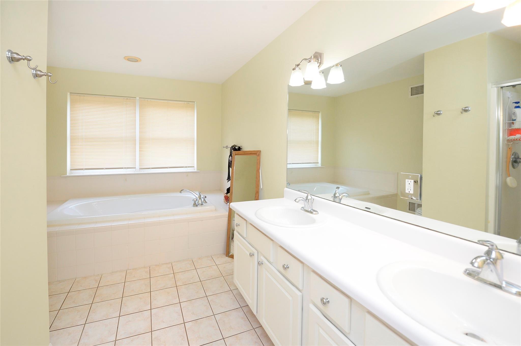 Single Family Red Schoolhouse  Rockland County, NY 10977, MLS-889209-23