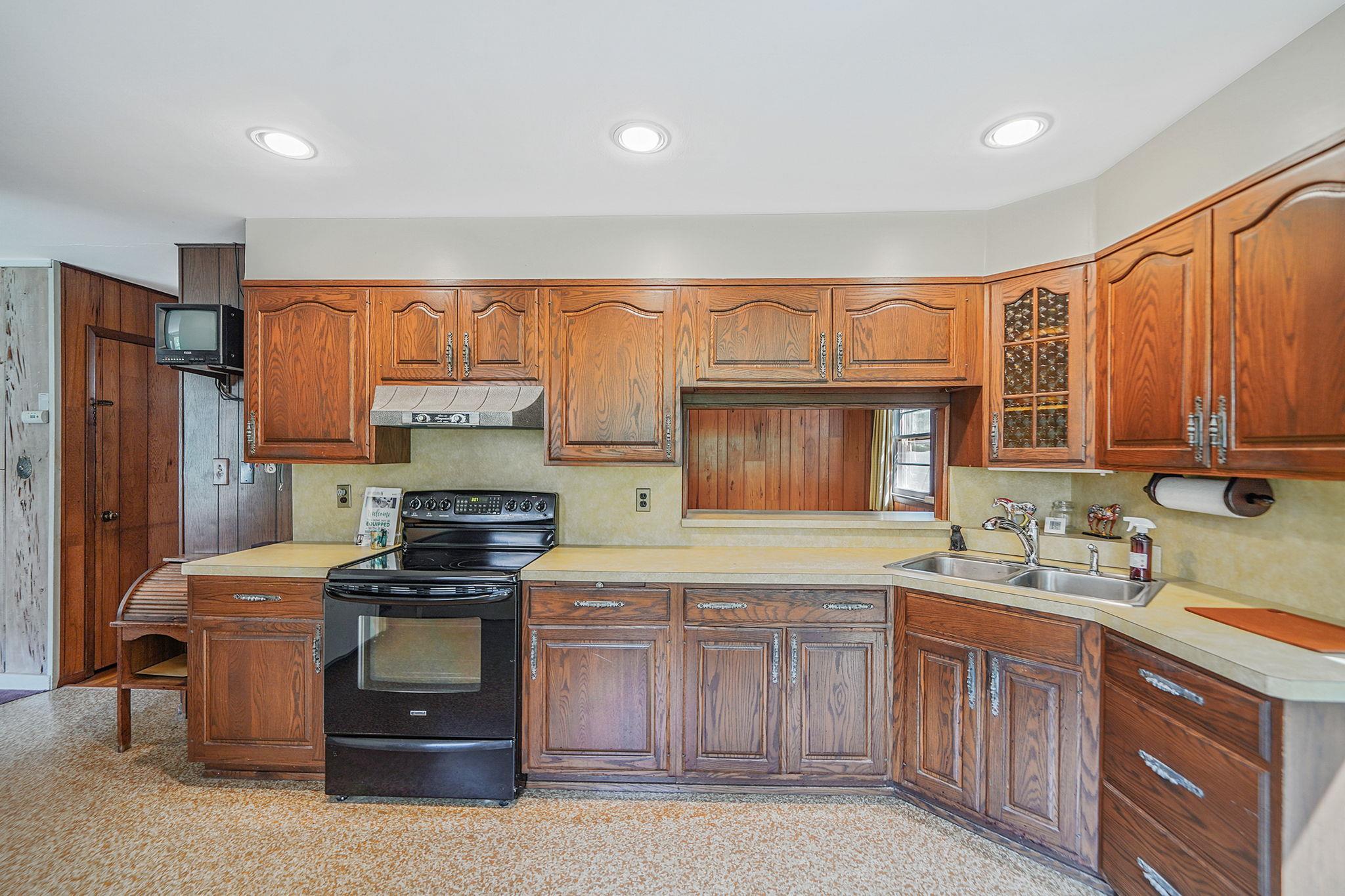 Single Family Deer Park  Suffolk County, NY 11746, MLS-889235-23