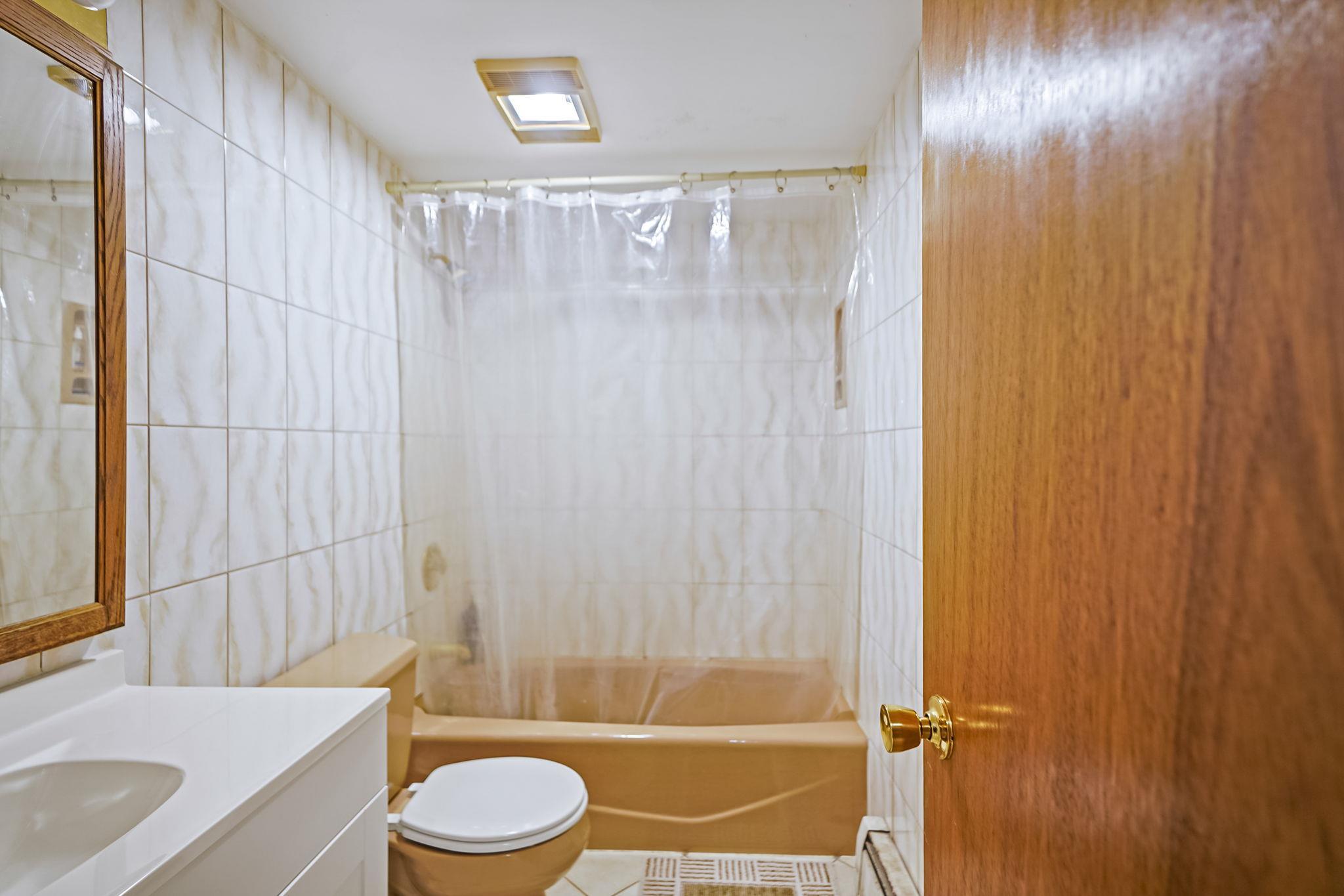 Single Family Deer Park  Suffolk County, NY 11746, MLS-889235-39